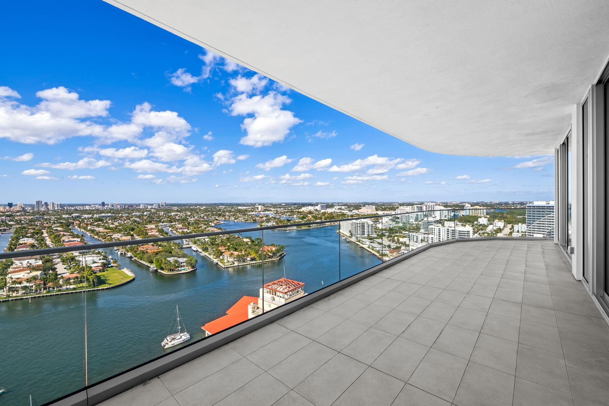 153 N Seabreeze 2404-S