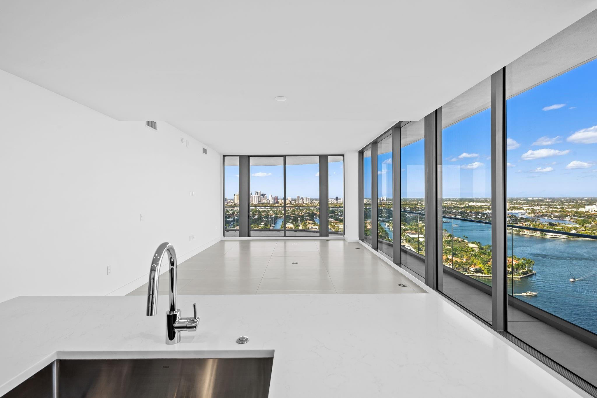 153 N Seabreeze 2404-S