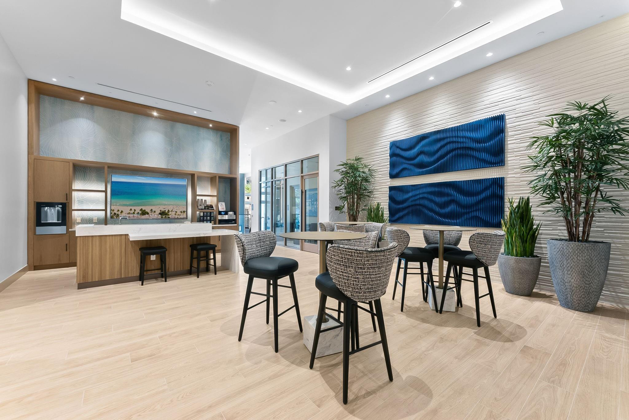 153 N Seabreeze 2404-S