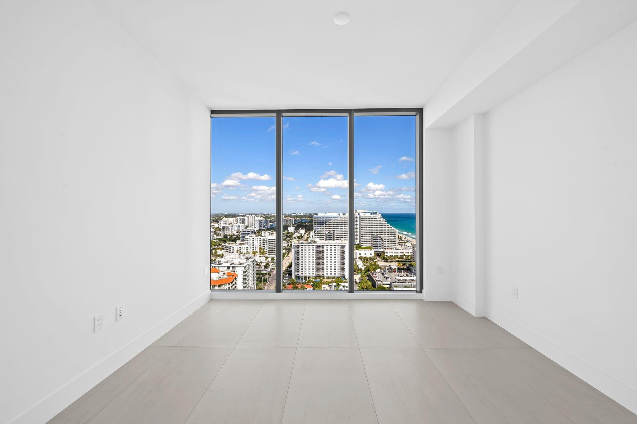 153 N Seabreeze 2404-S