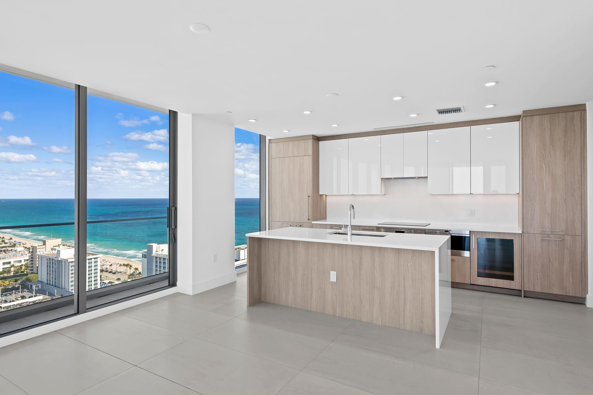 153 N Seabreeze 2404-S