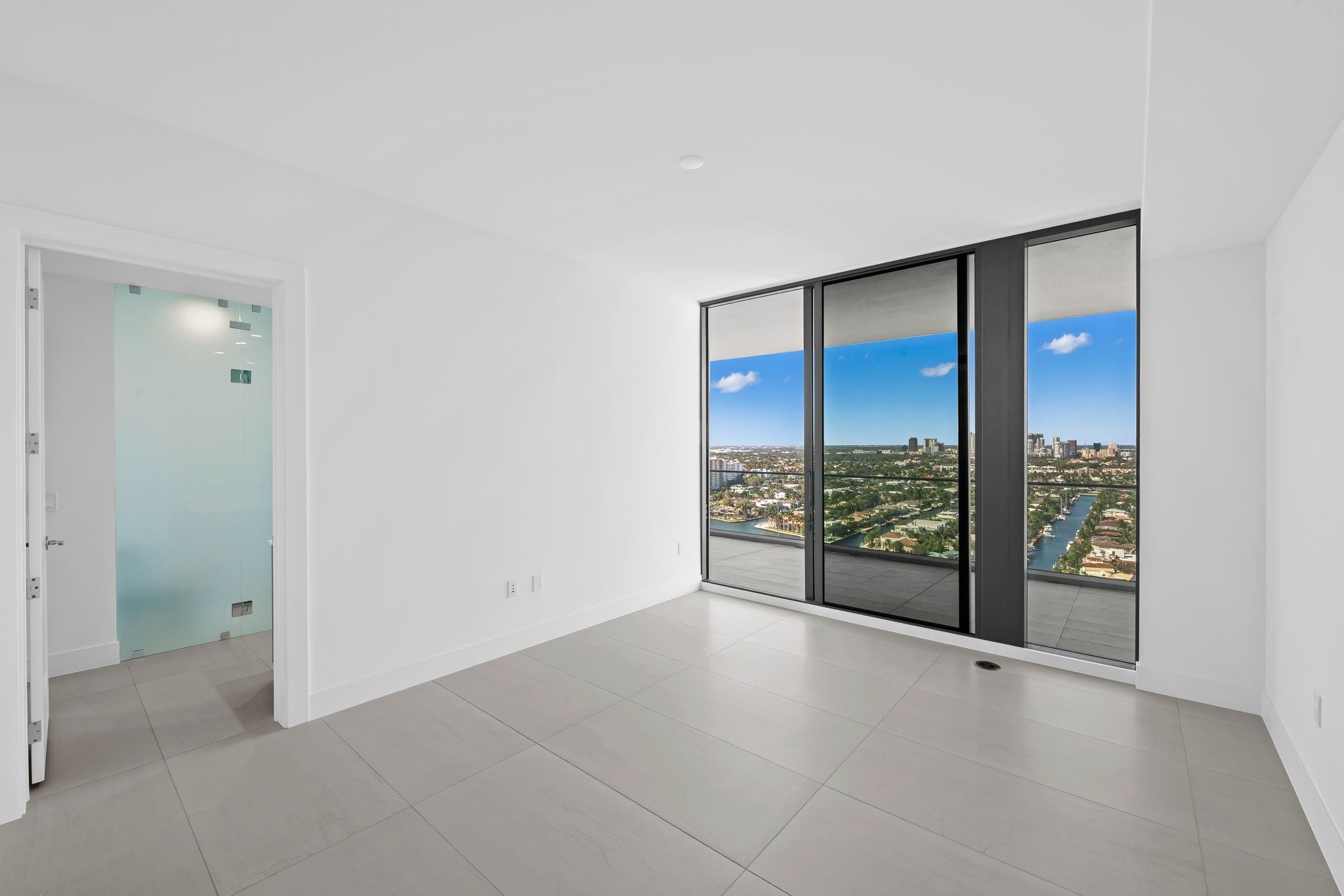 153 N Seabreeze 2404-S