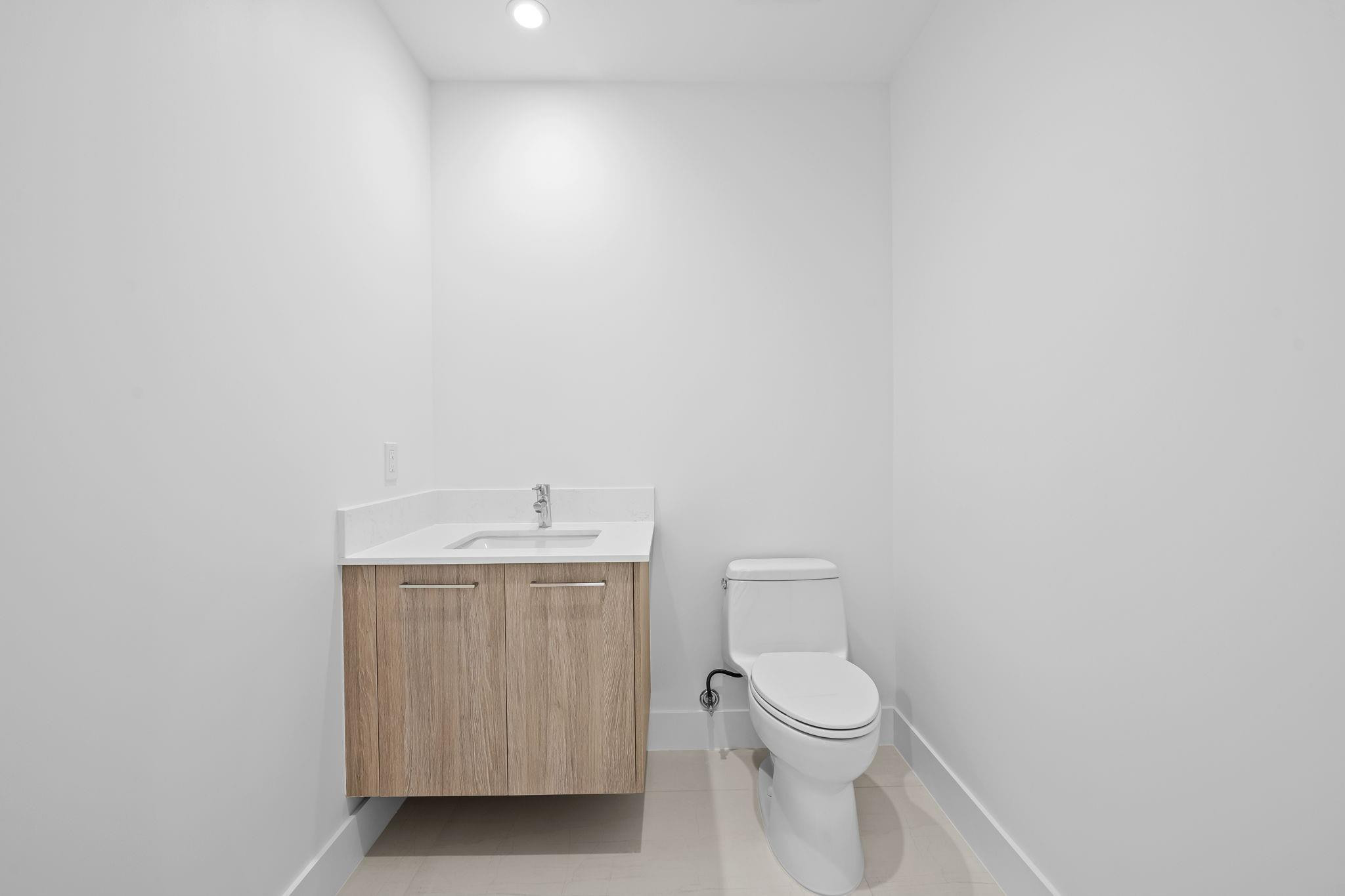 153 N Seabreeze 2404-S
