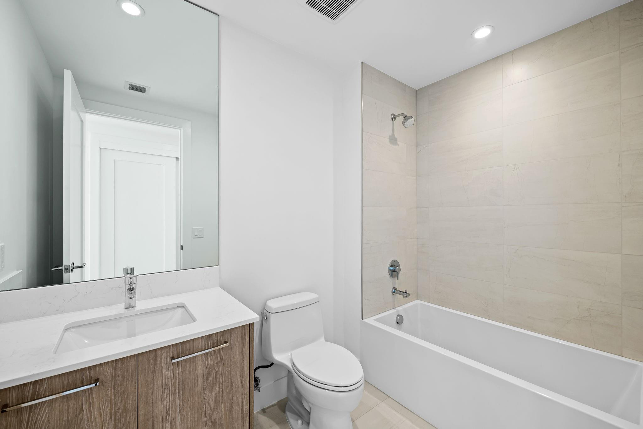 153 N Seabreeze 2404-S