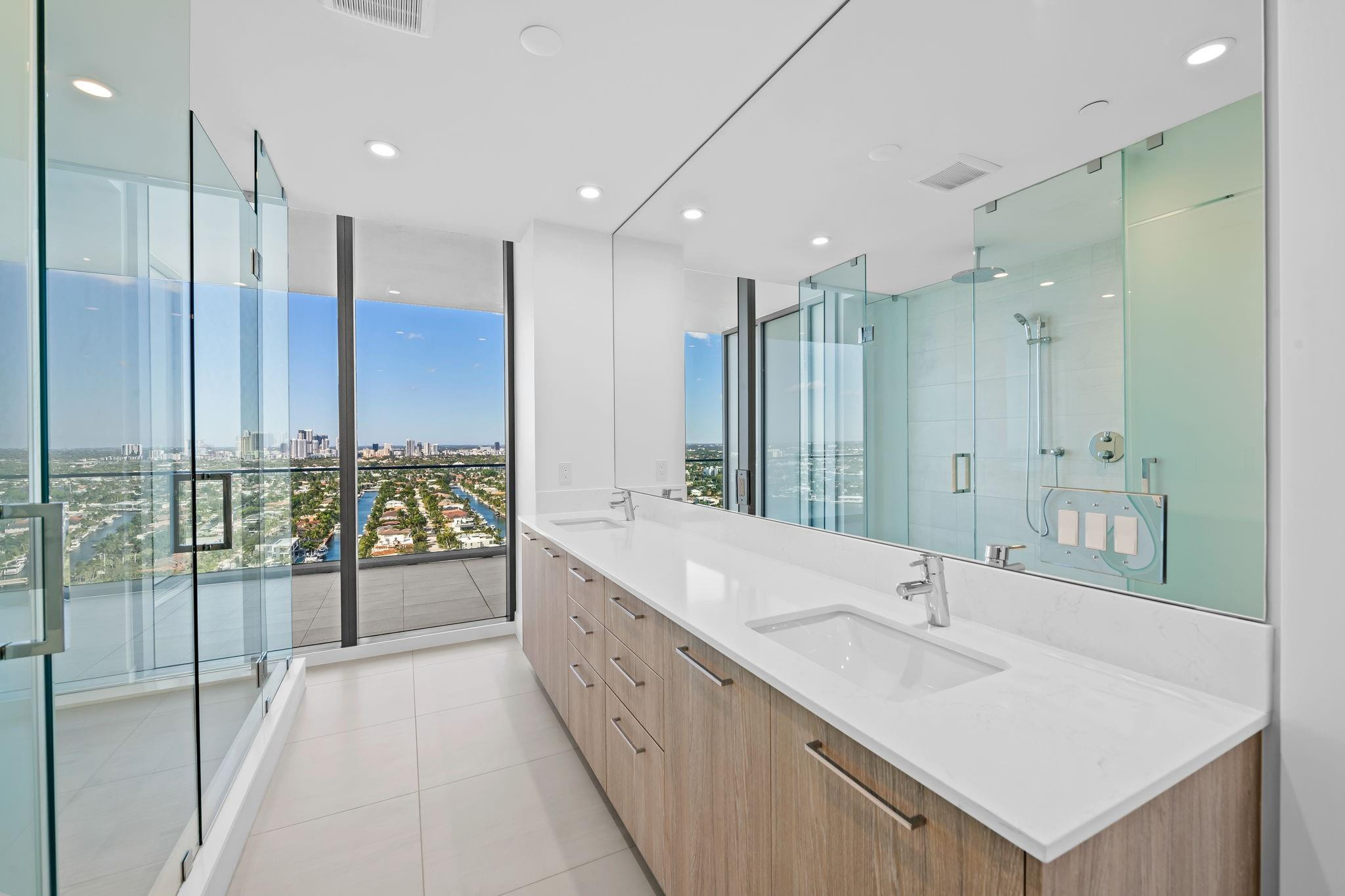 153 N Seabreeze 2404-S