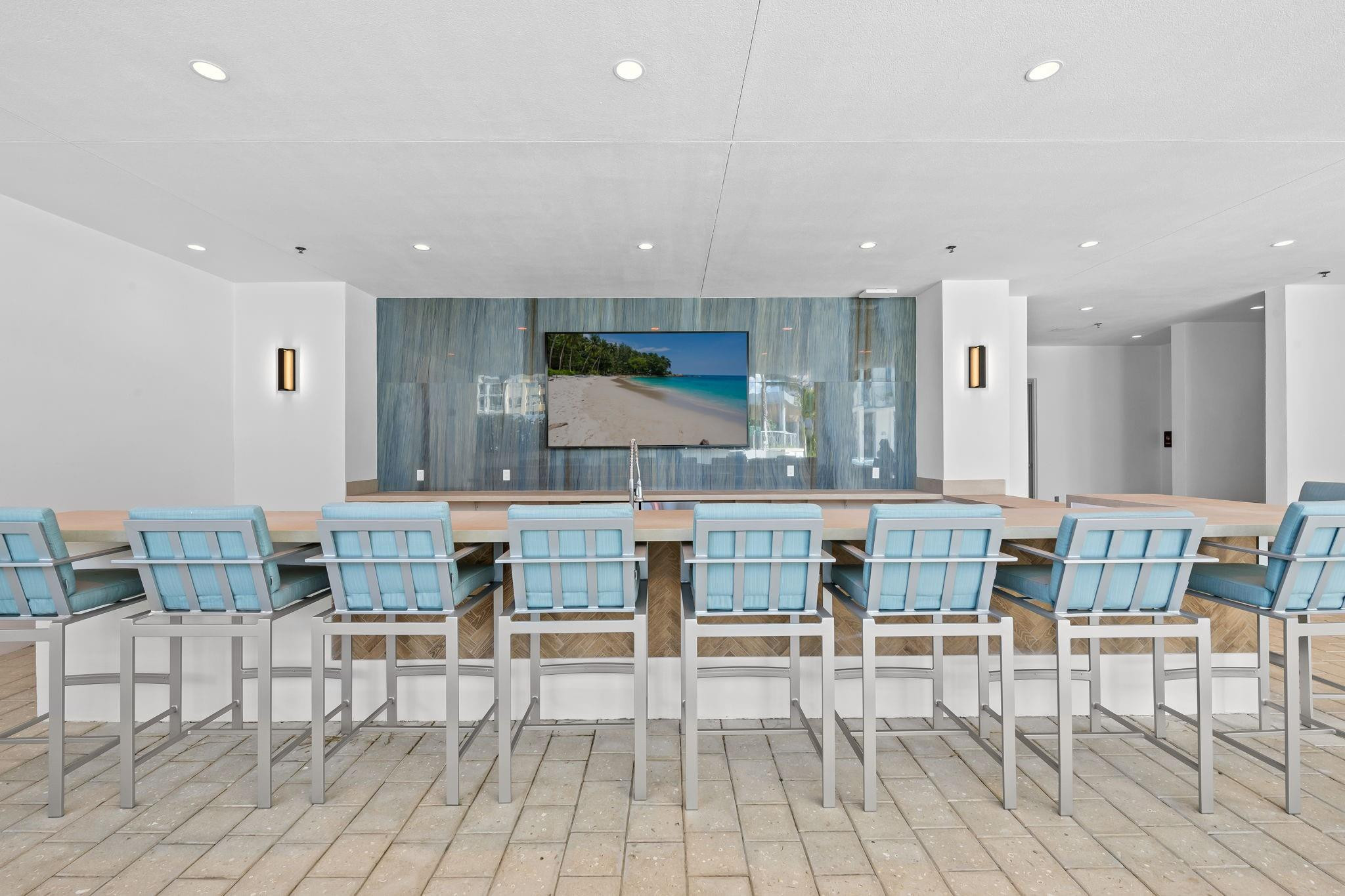 153 N Seabreeze 2404-S