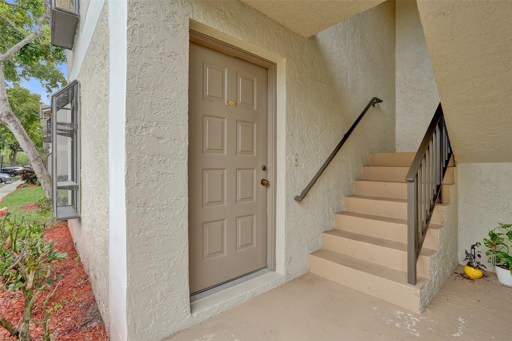 715 Gardens Drive 101