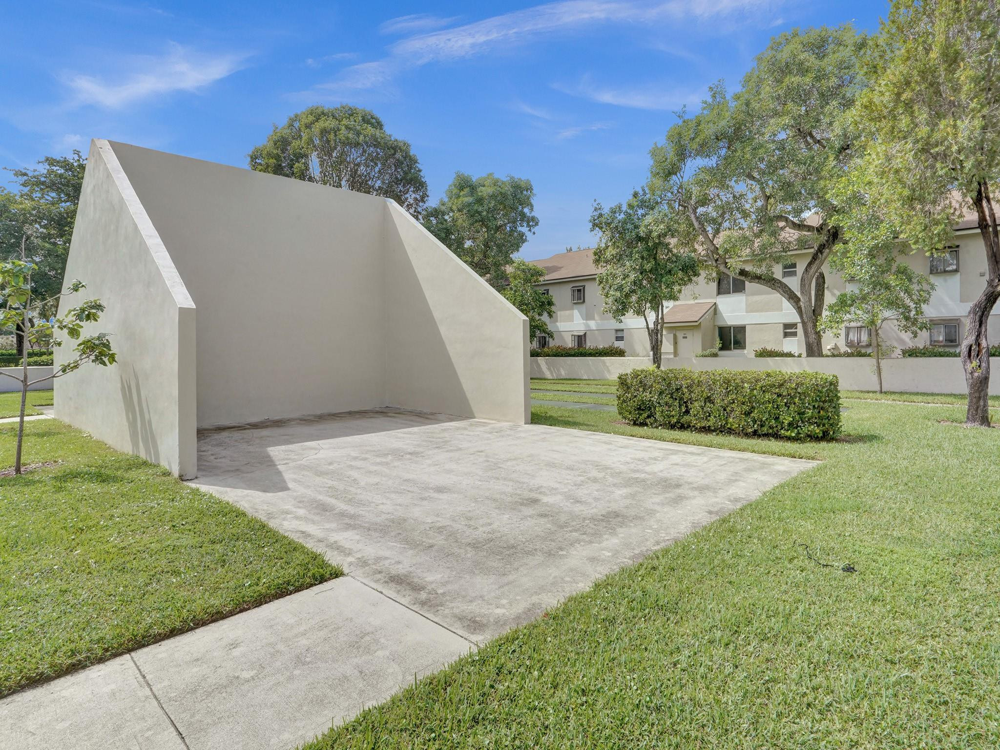 715 Gardens Drive 101