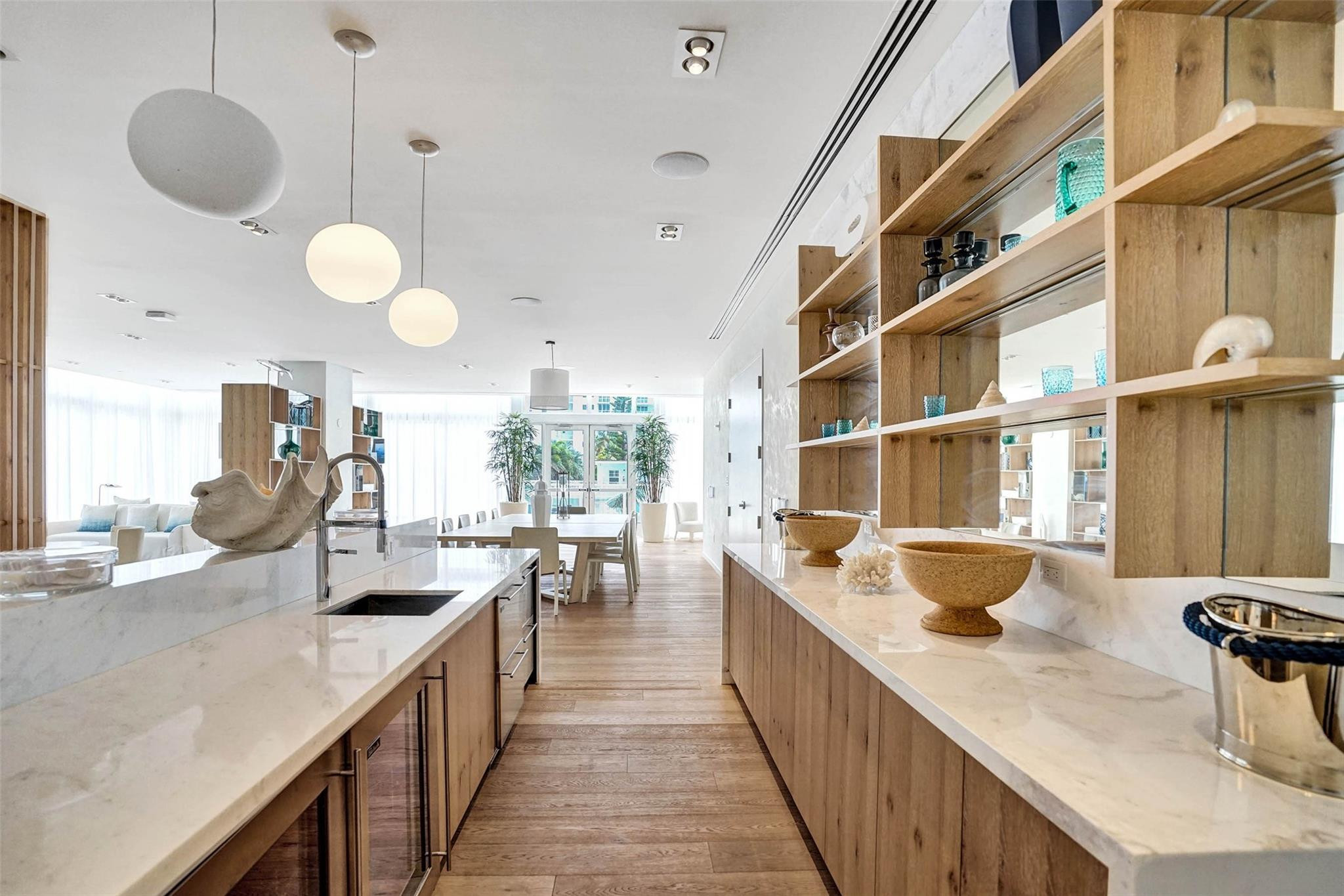 401 N Birch Road 1212