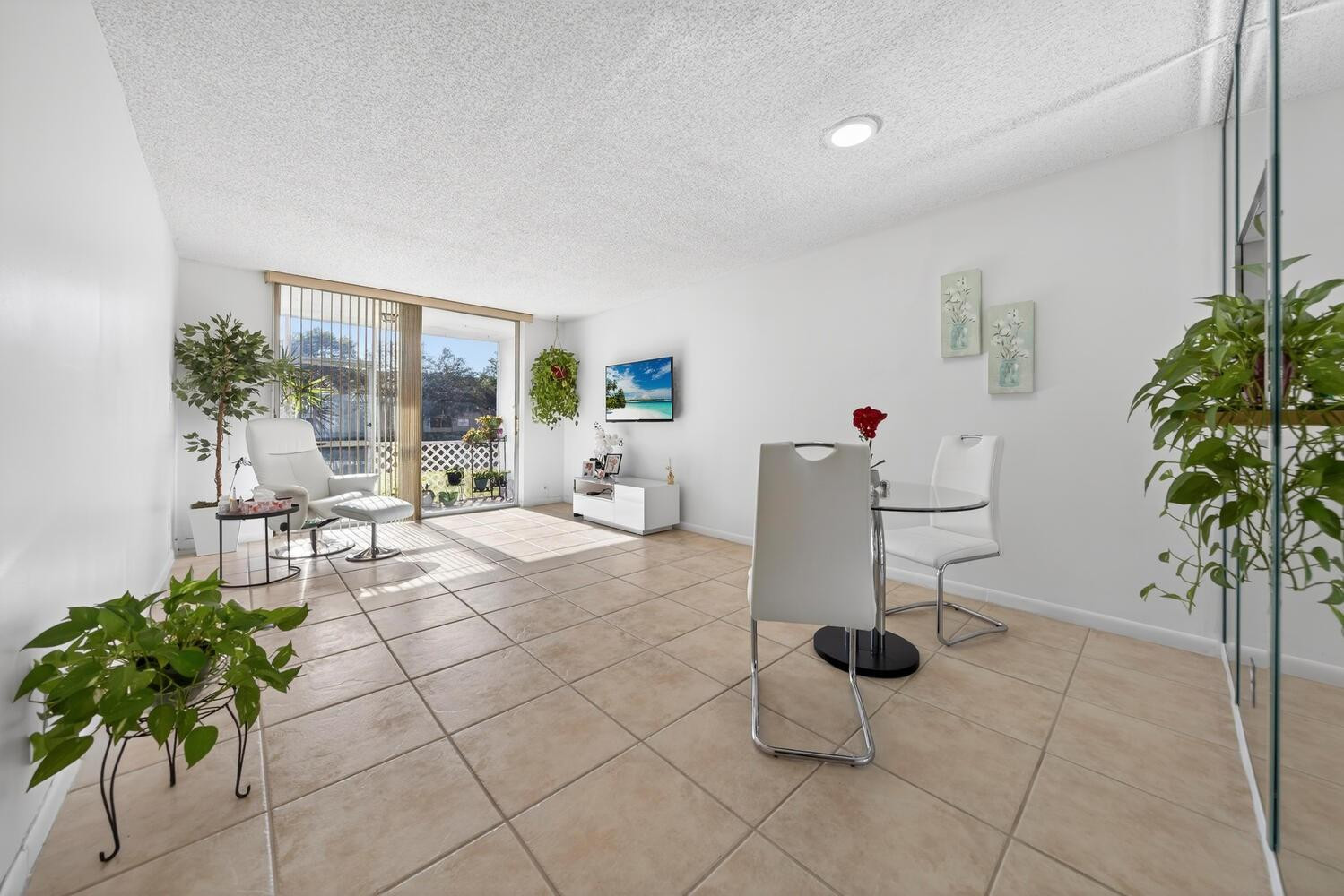 9281 Sunrise Lakes Boulevard Unit: 107