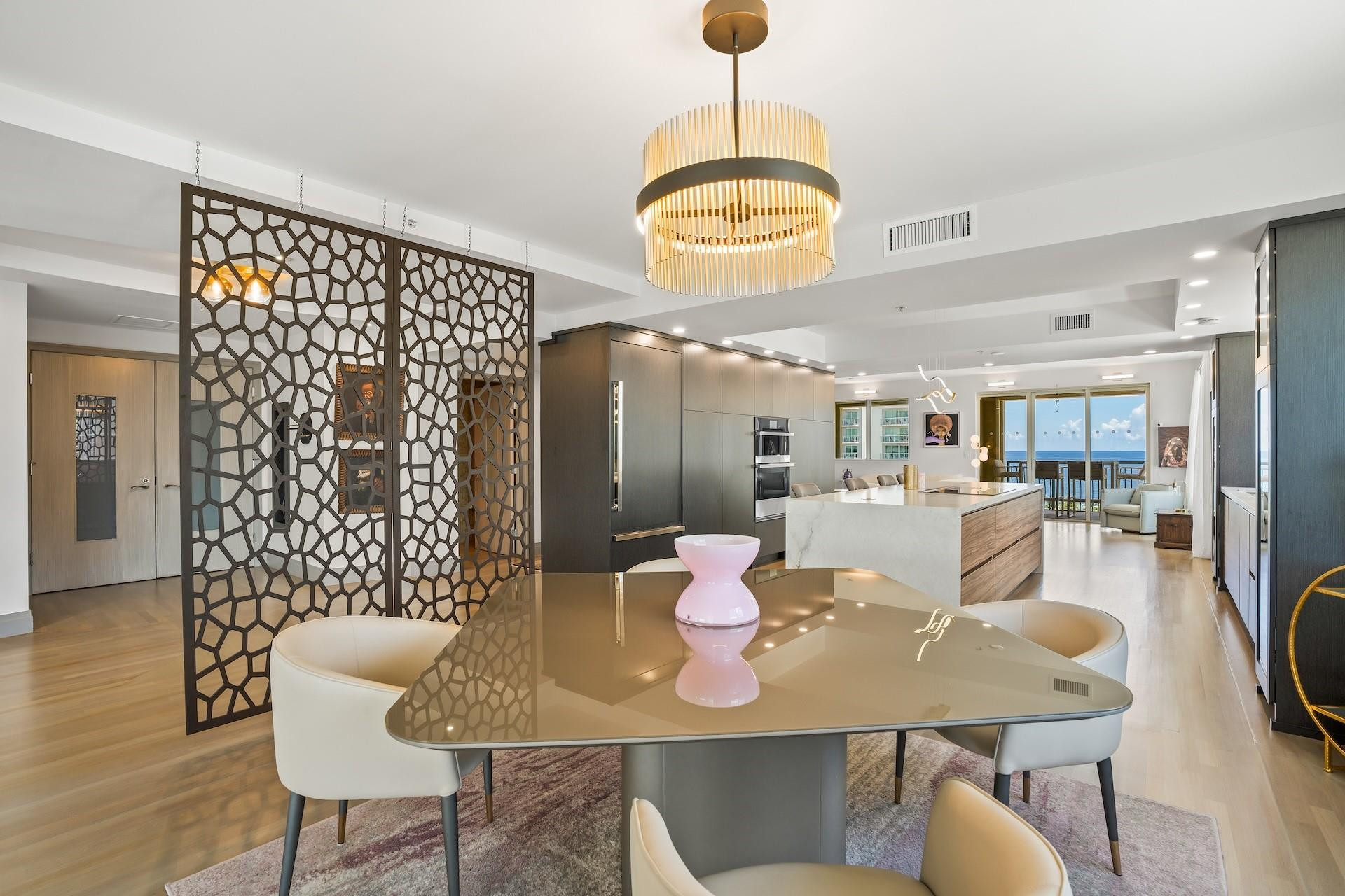 209 N Birch Road 1002