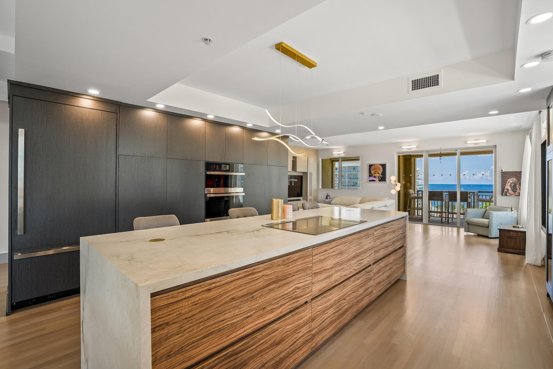 209 N Birch Road 1002