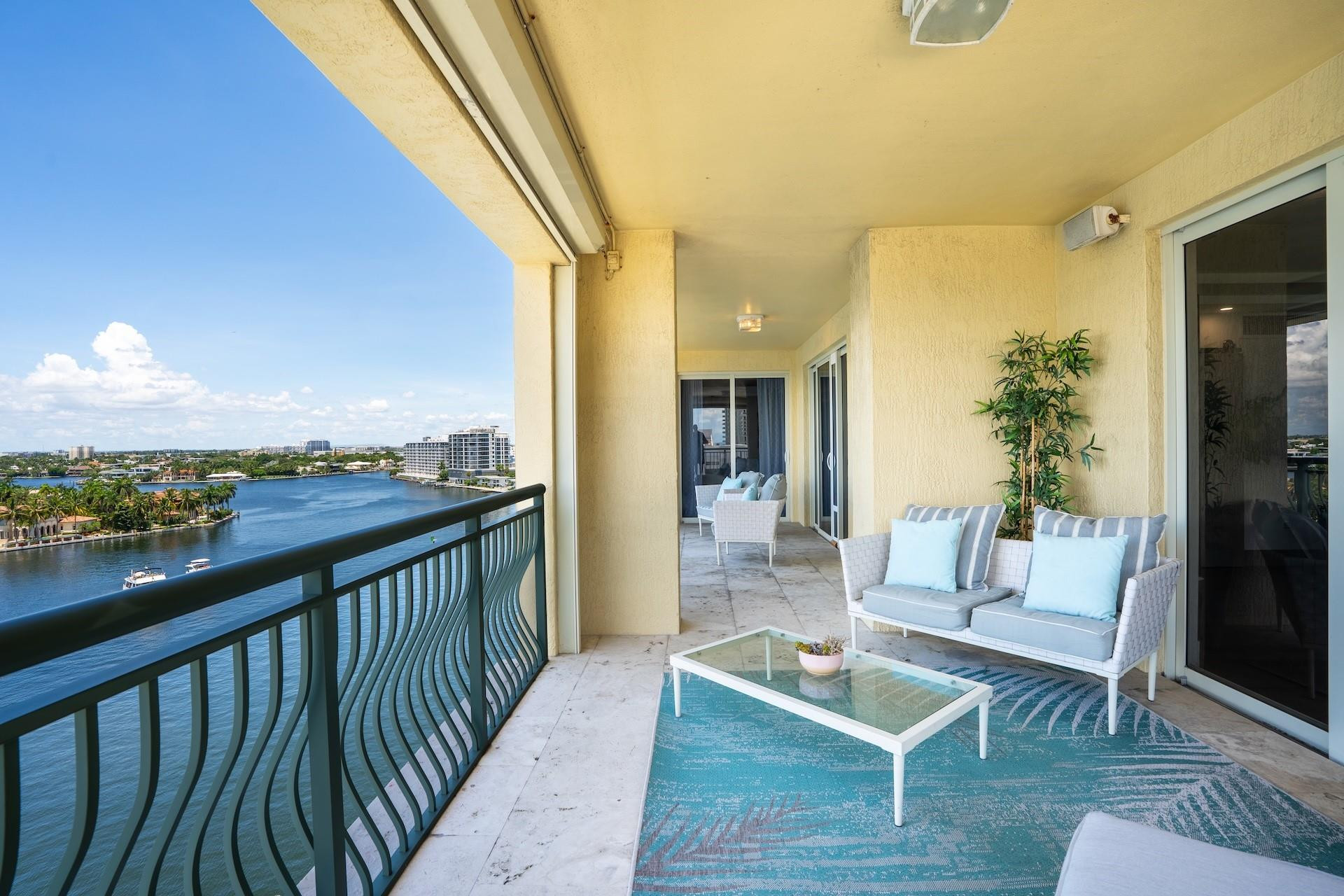 209 N Birch Road 1002