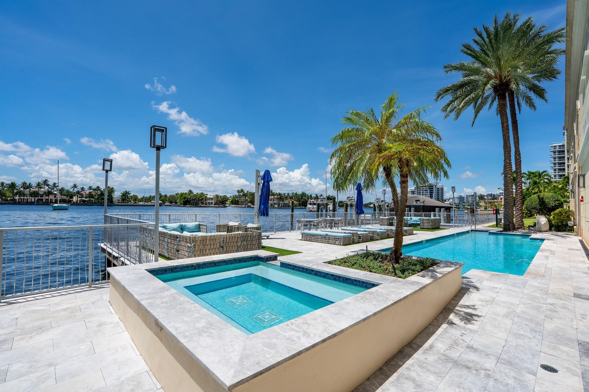 209 N Birch Road 1002