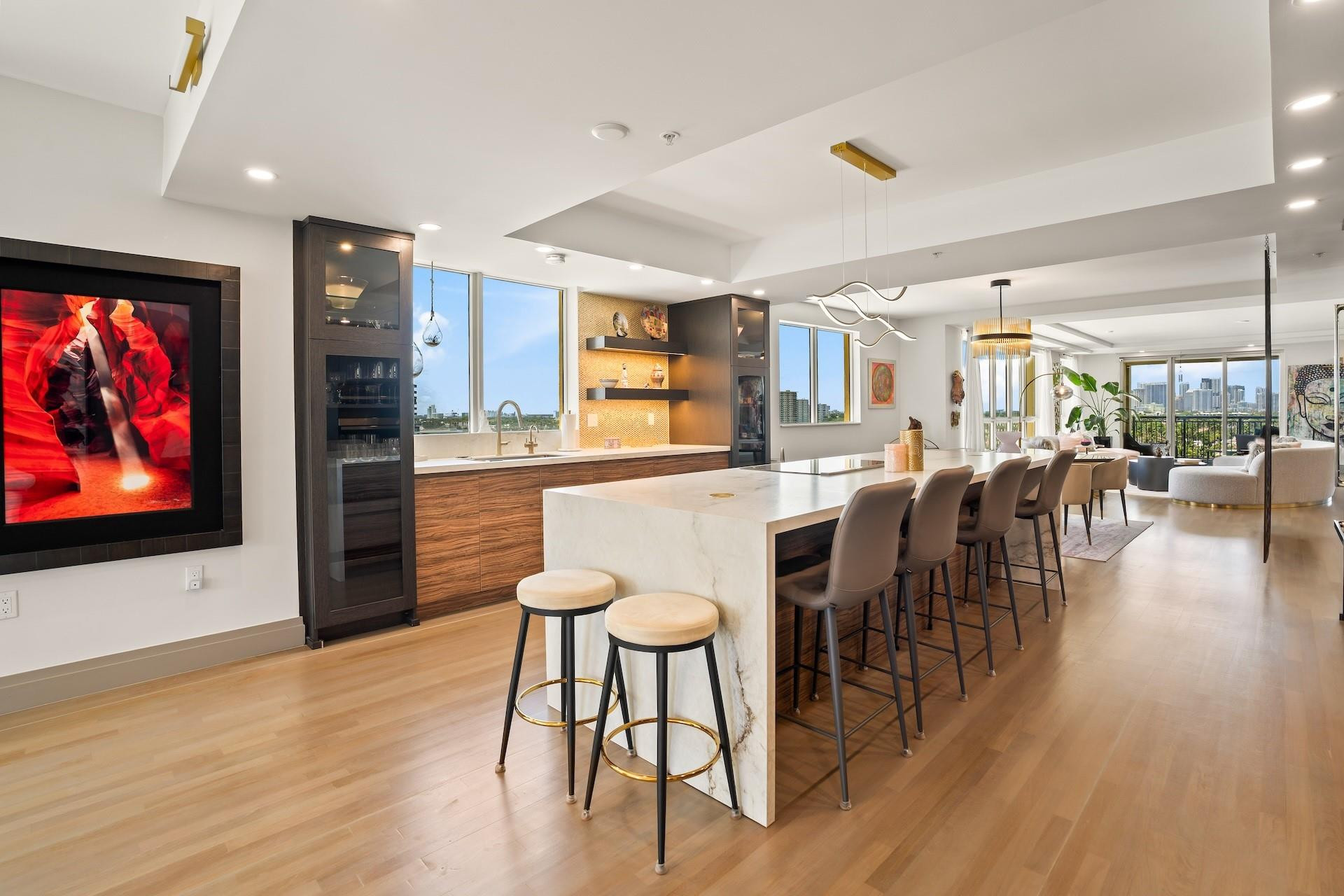 209 N Birch Road 1002
