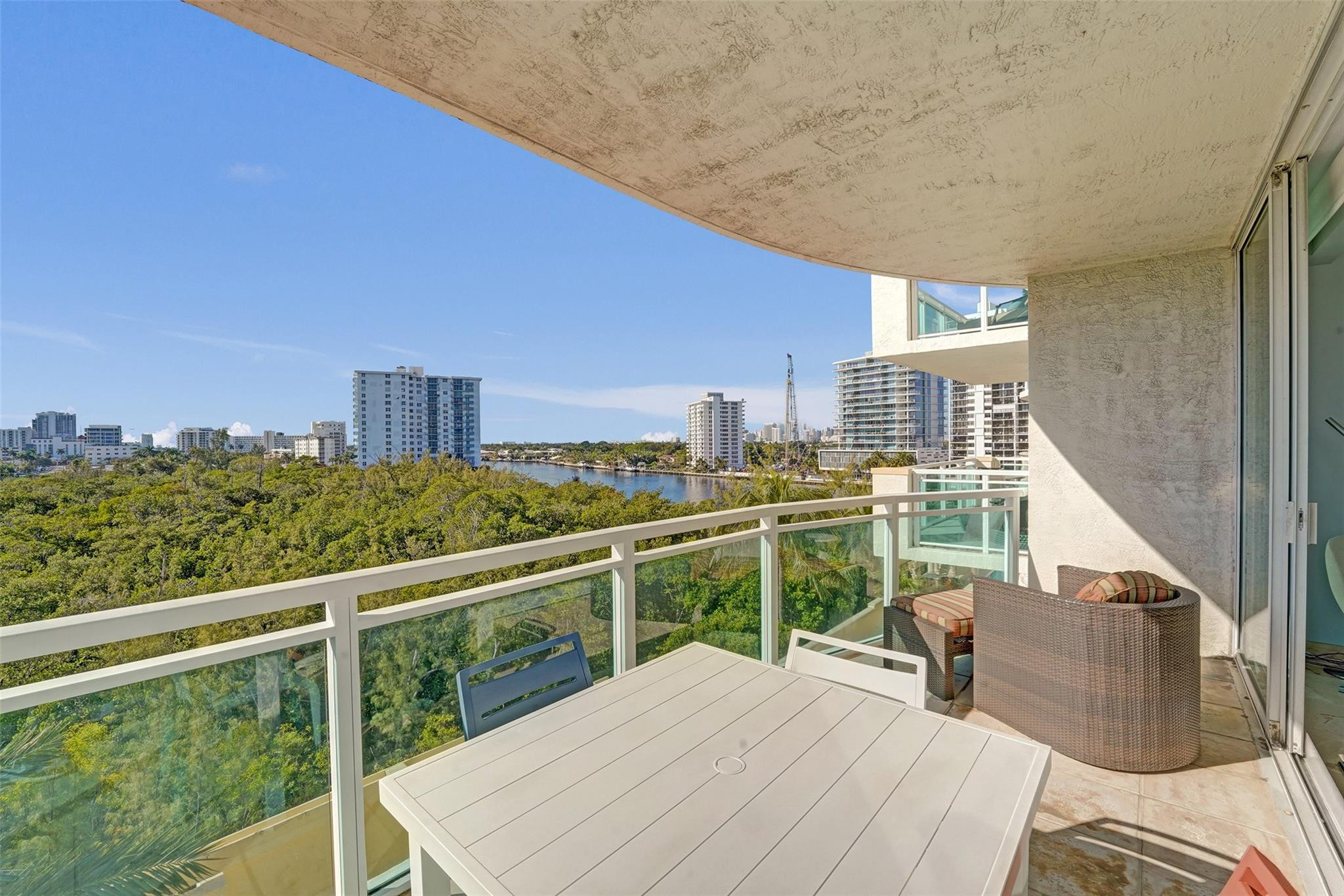 2845 NE 9th Street 601