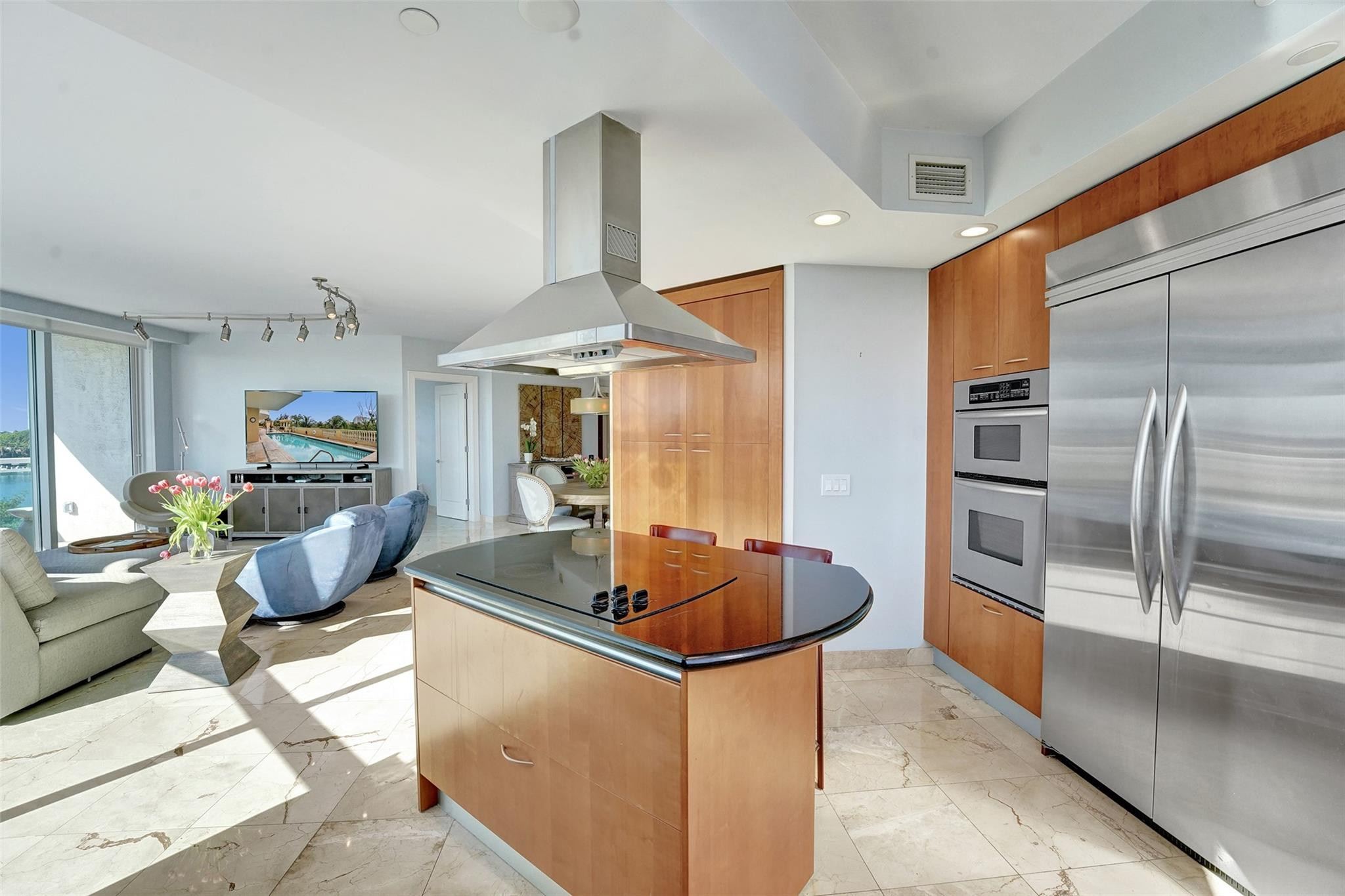 2845 NE 9th Street 601