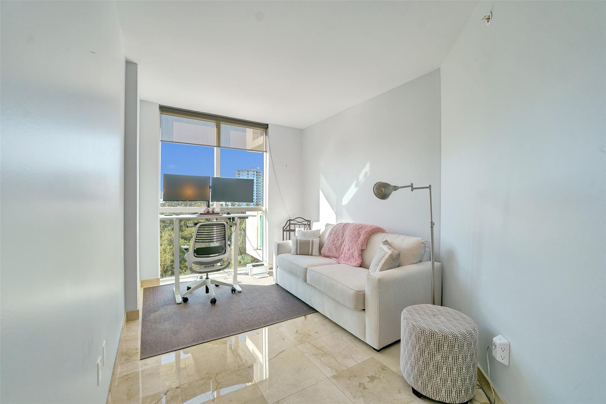 2845 NE 9th Street 601