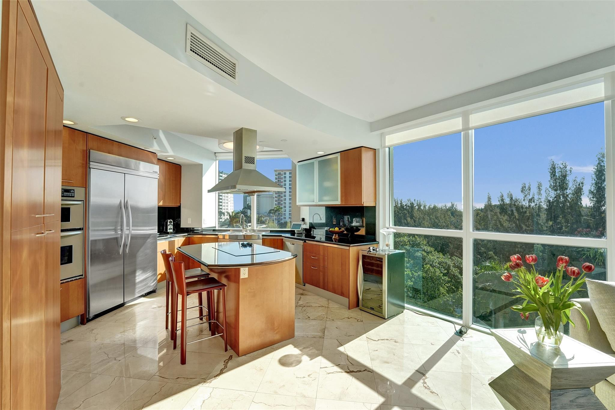 2845 NE 9th Street 601