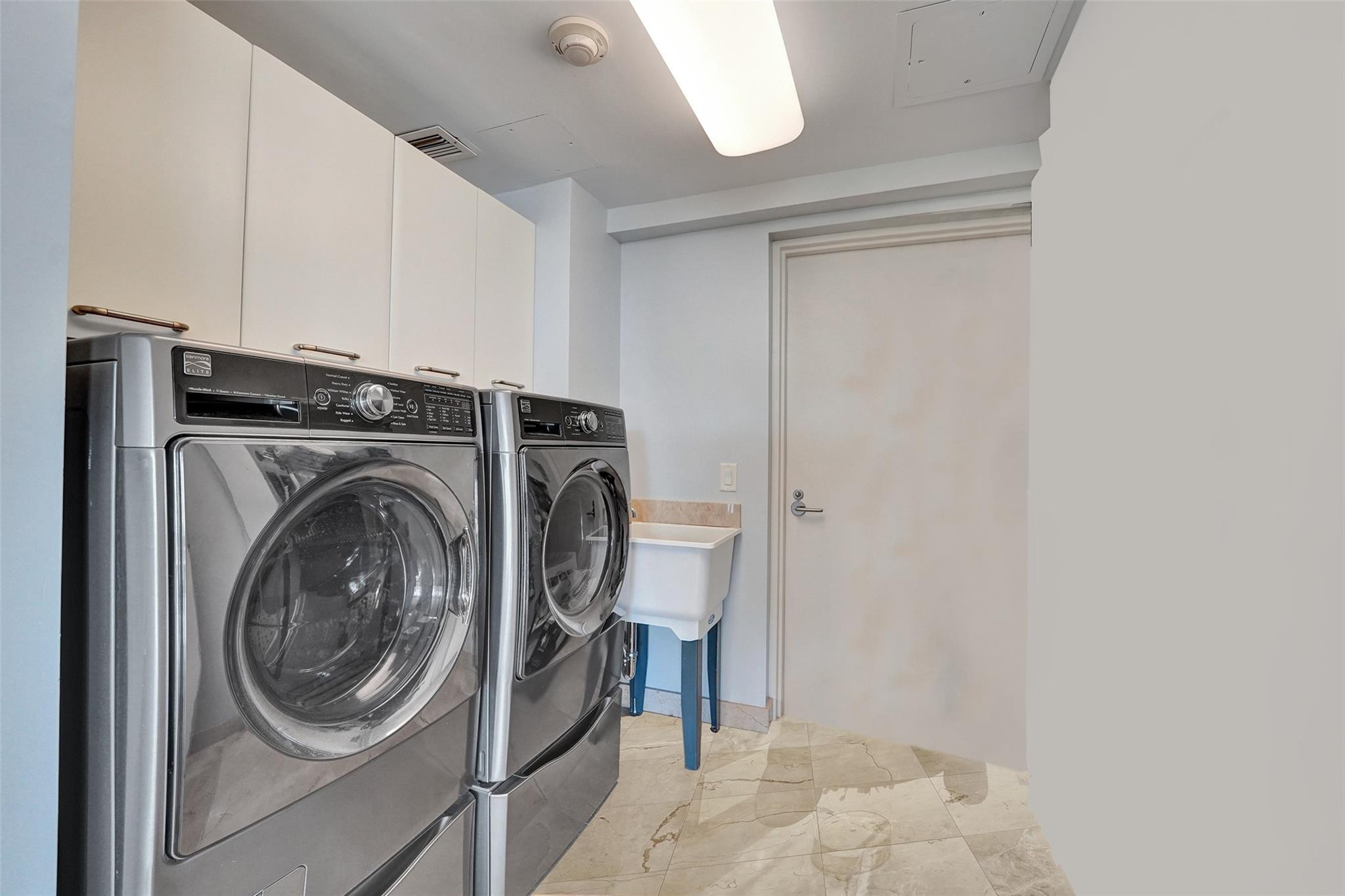 2845 NE 9th Street 601