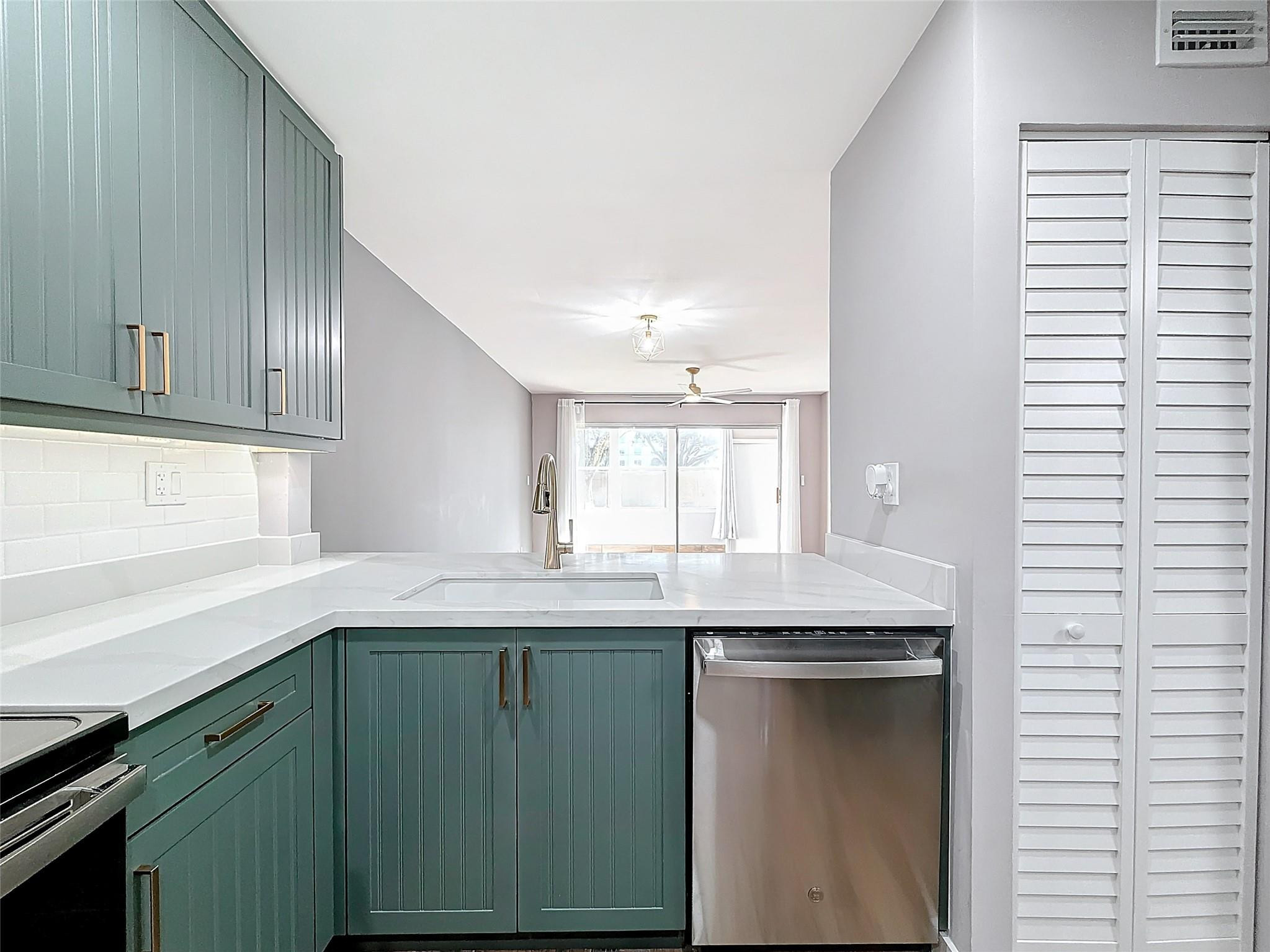 8818 W Mcnab Road 103