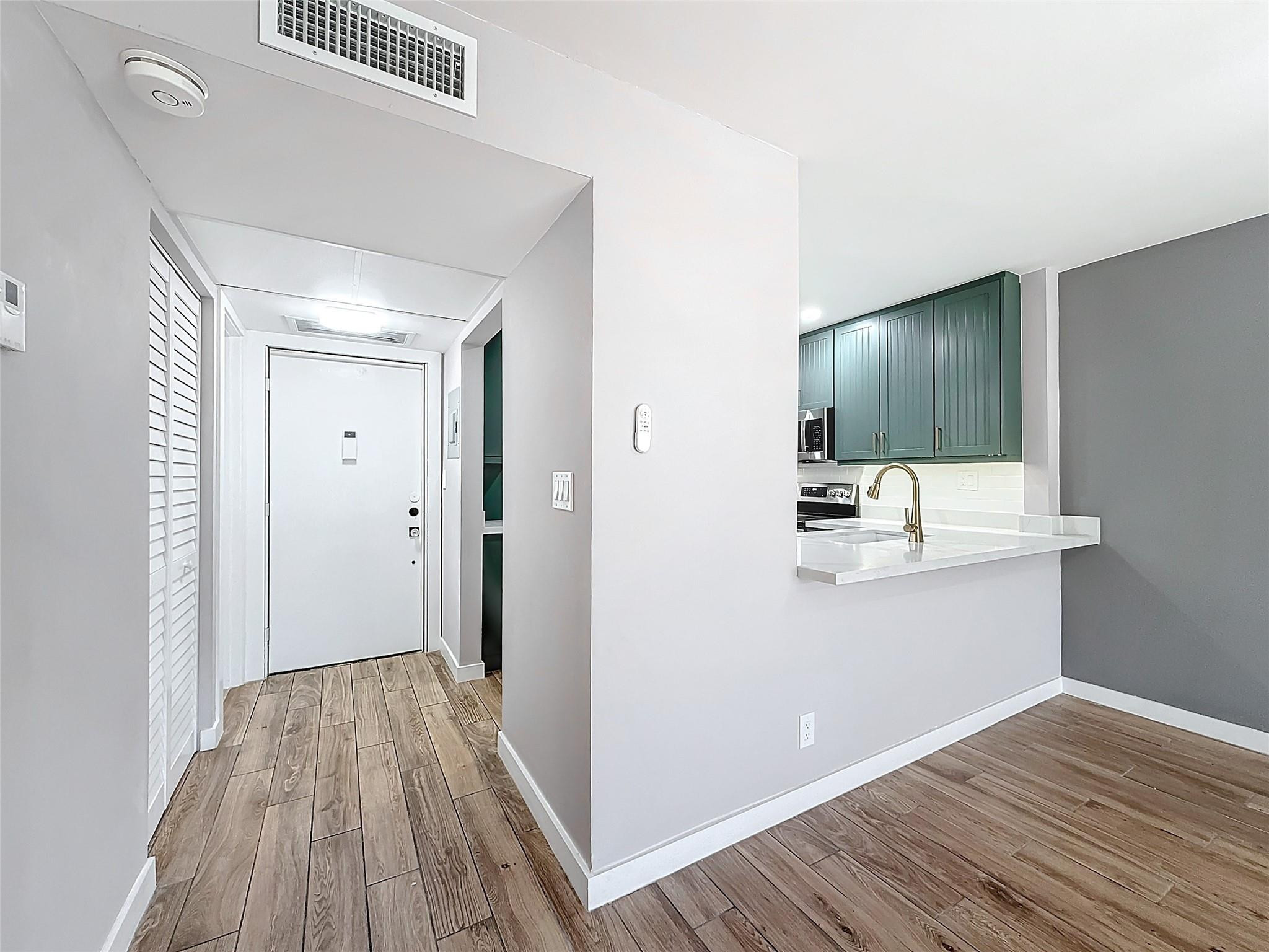 8818 W Mcnab Road 103