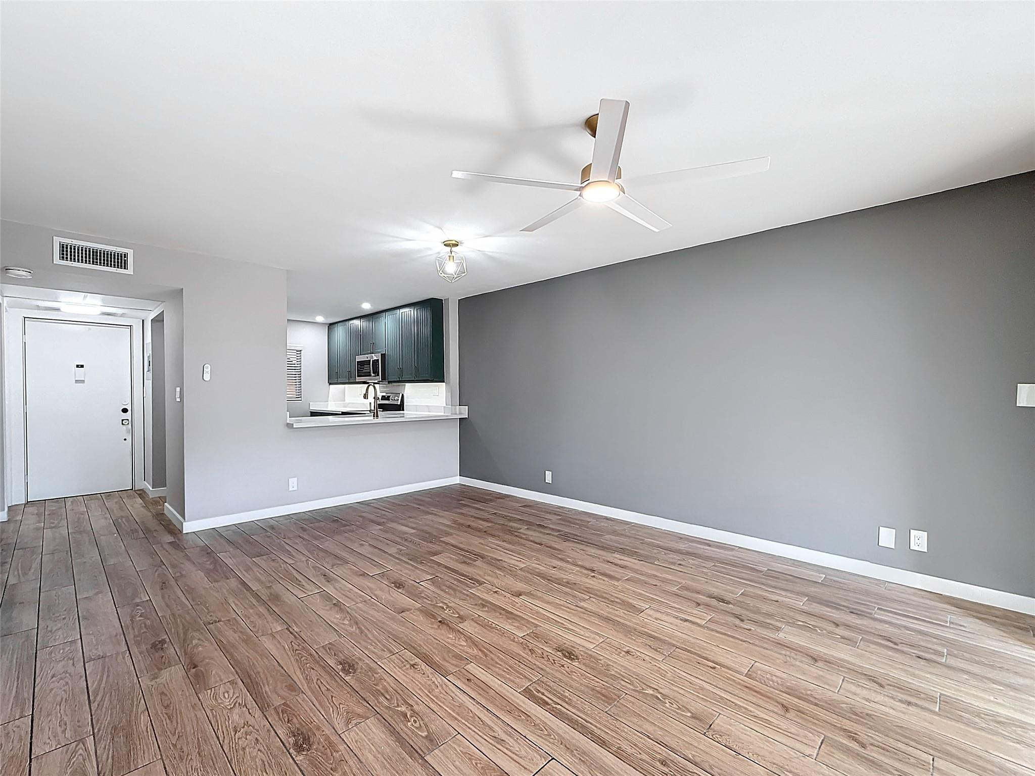 8818 W Mcnab Road 103