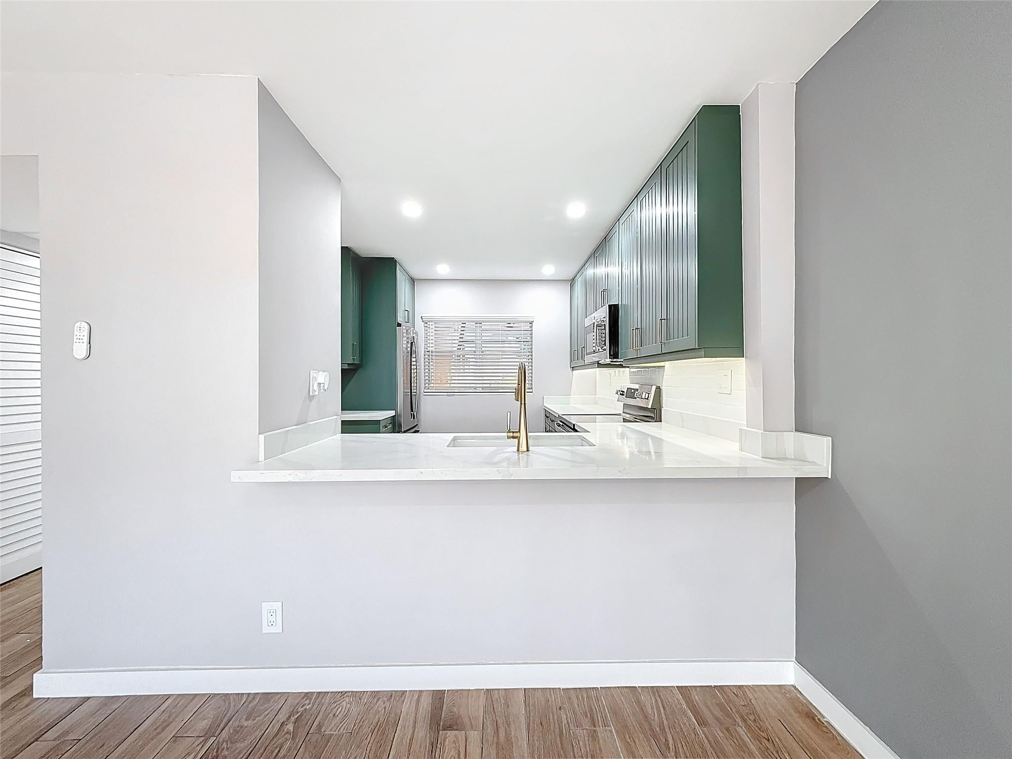 8818 W Mcnab Road 103