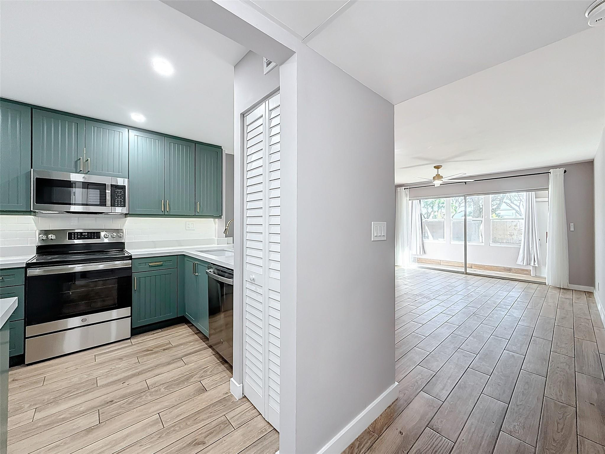 8818 W Mcnab Road 103