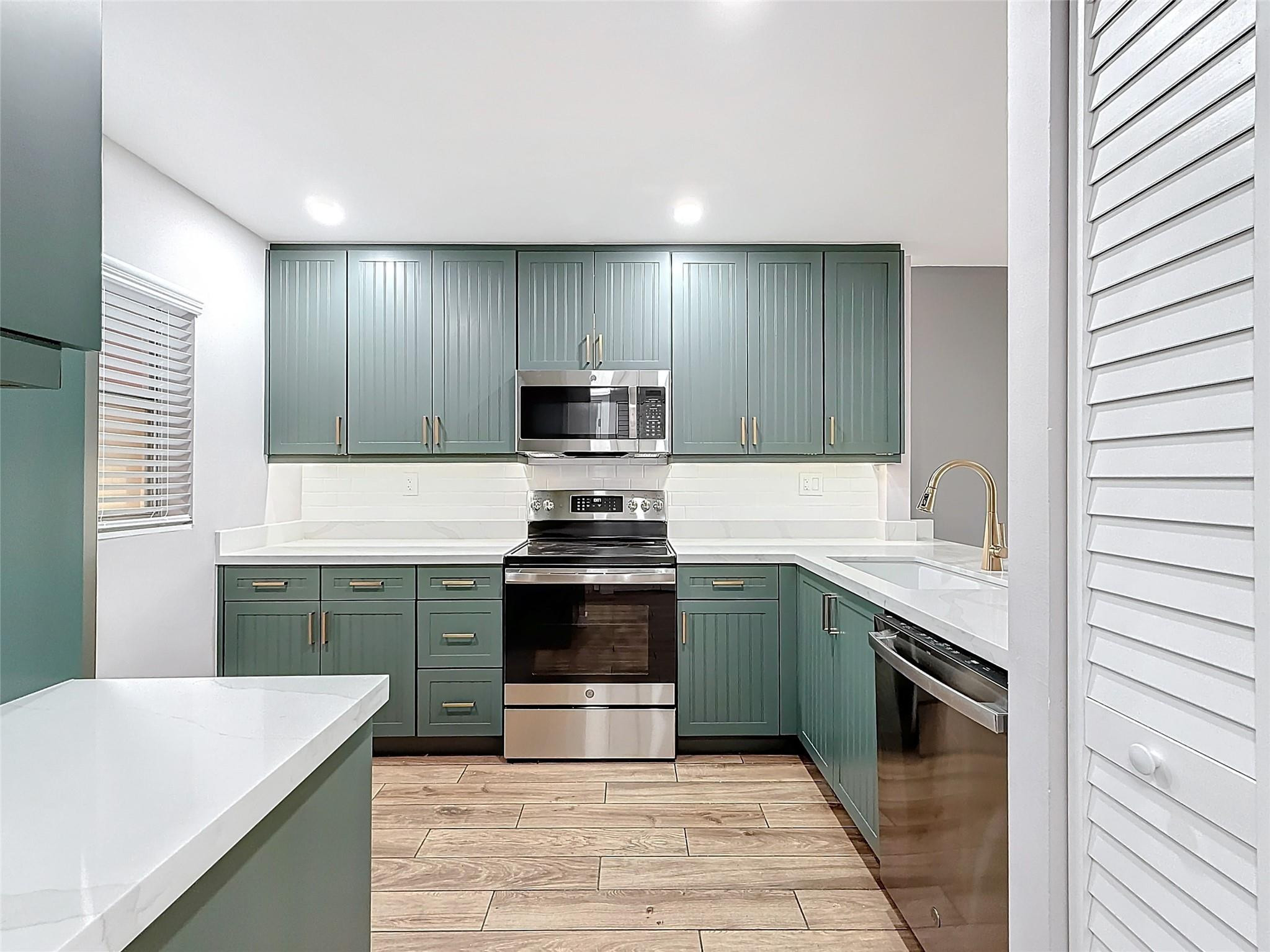 8818 W Mcnab Road 103