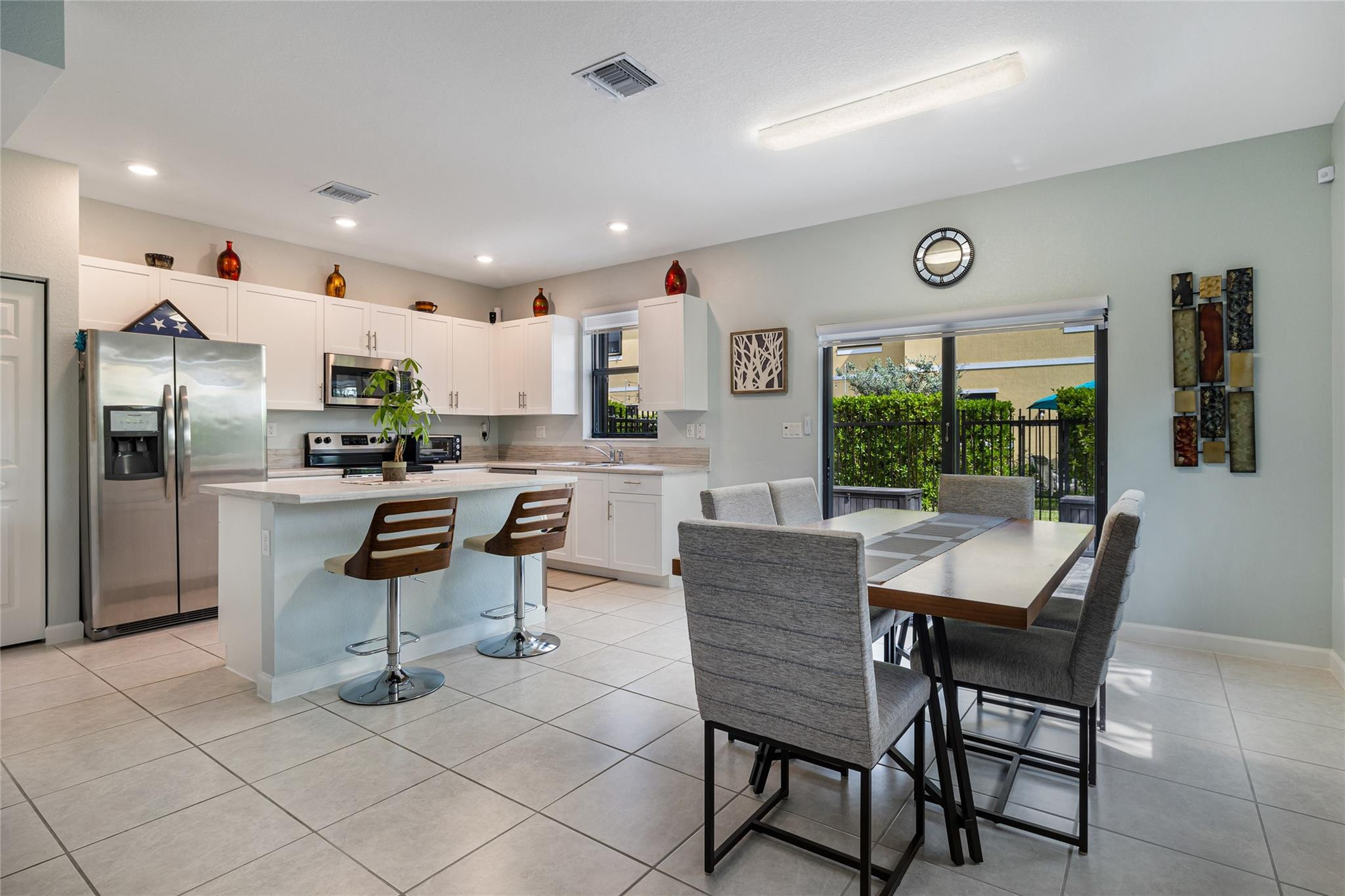 4690 Santa Cruz Way 000