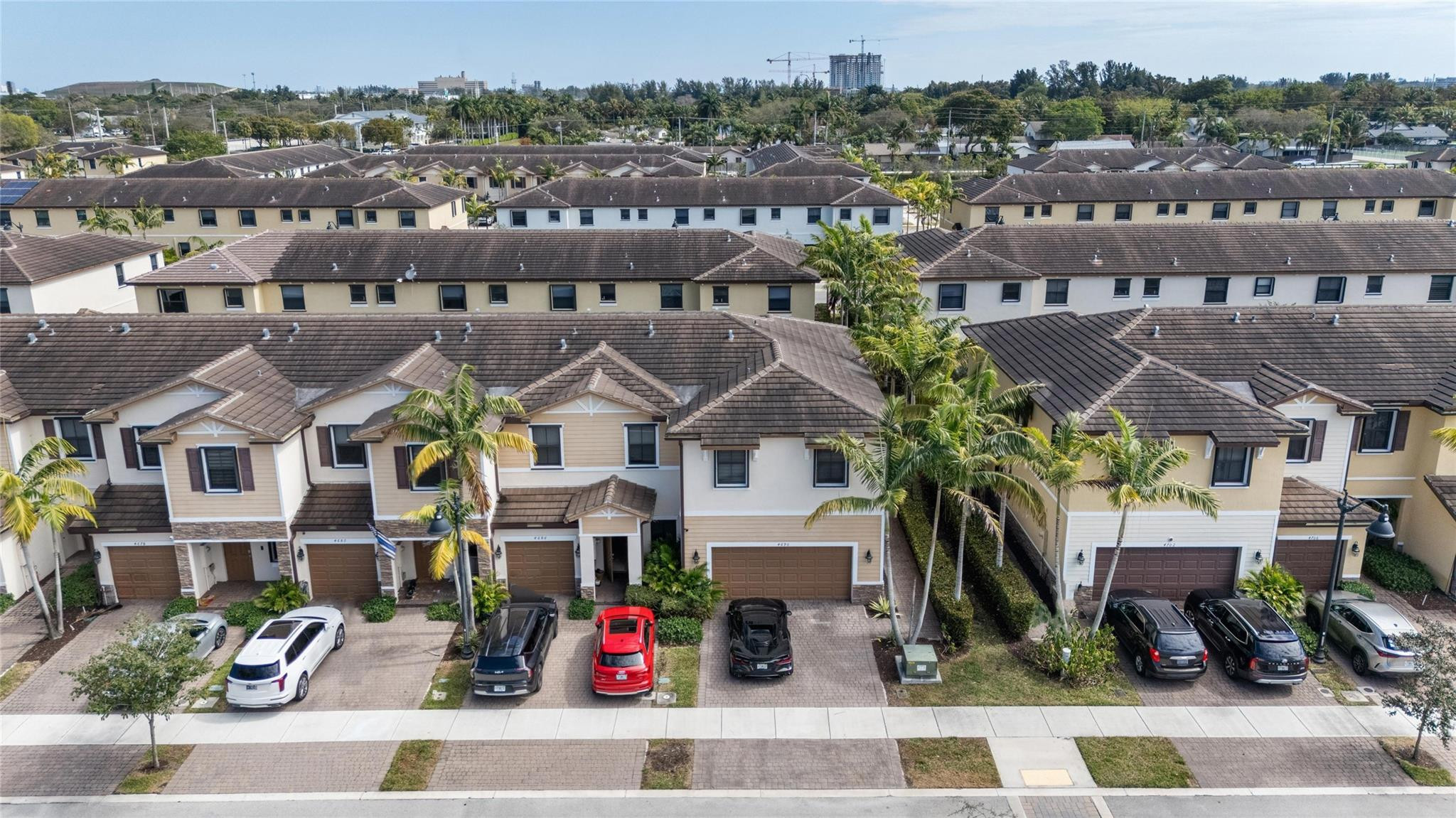 4690 Santa Cruz Way 000