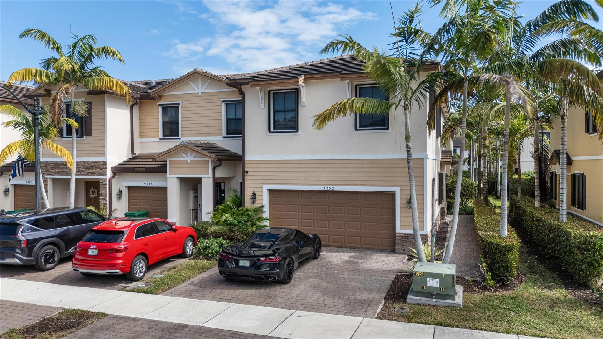 4690 Santa Cruz Way 000