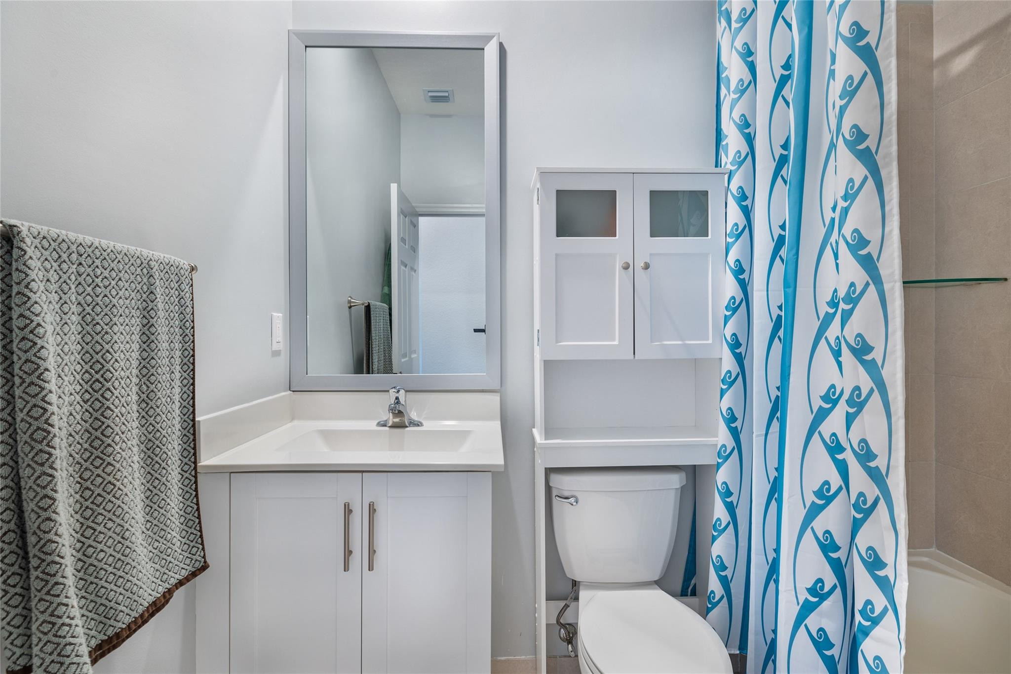 4690 Santa Cruz Way 000