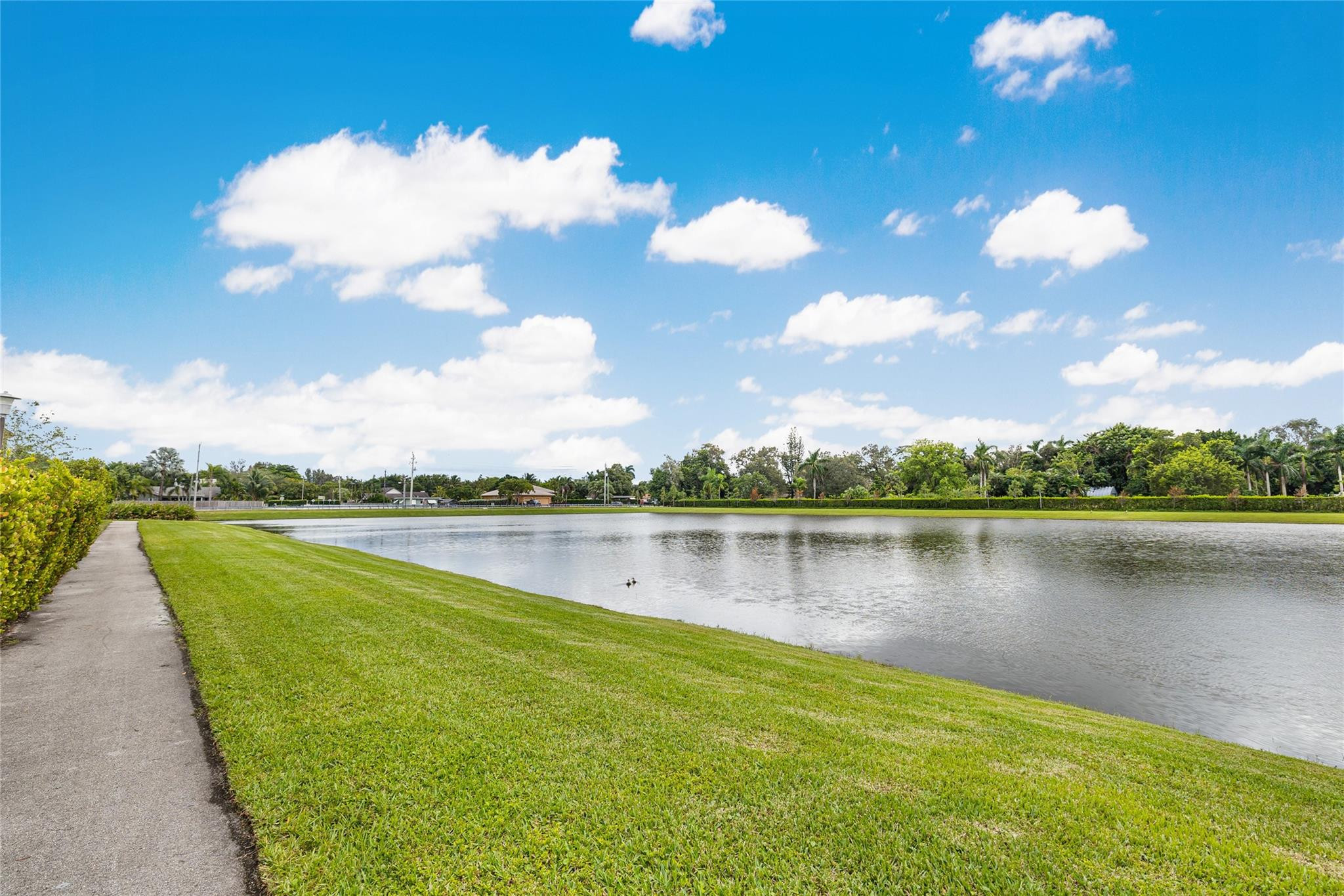 4690 Santa Cruz Way 000