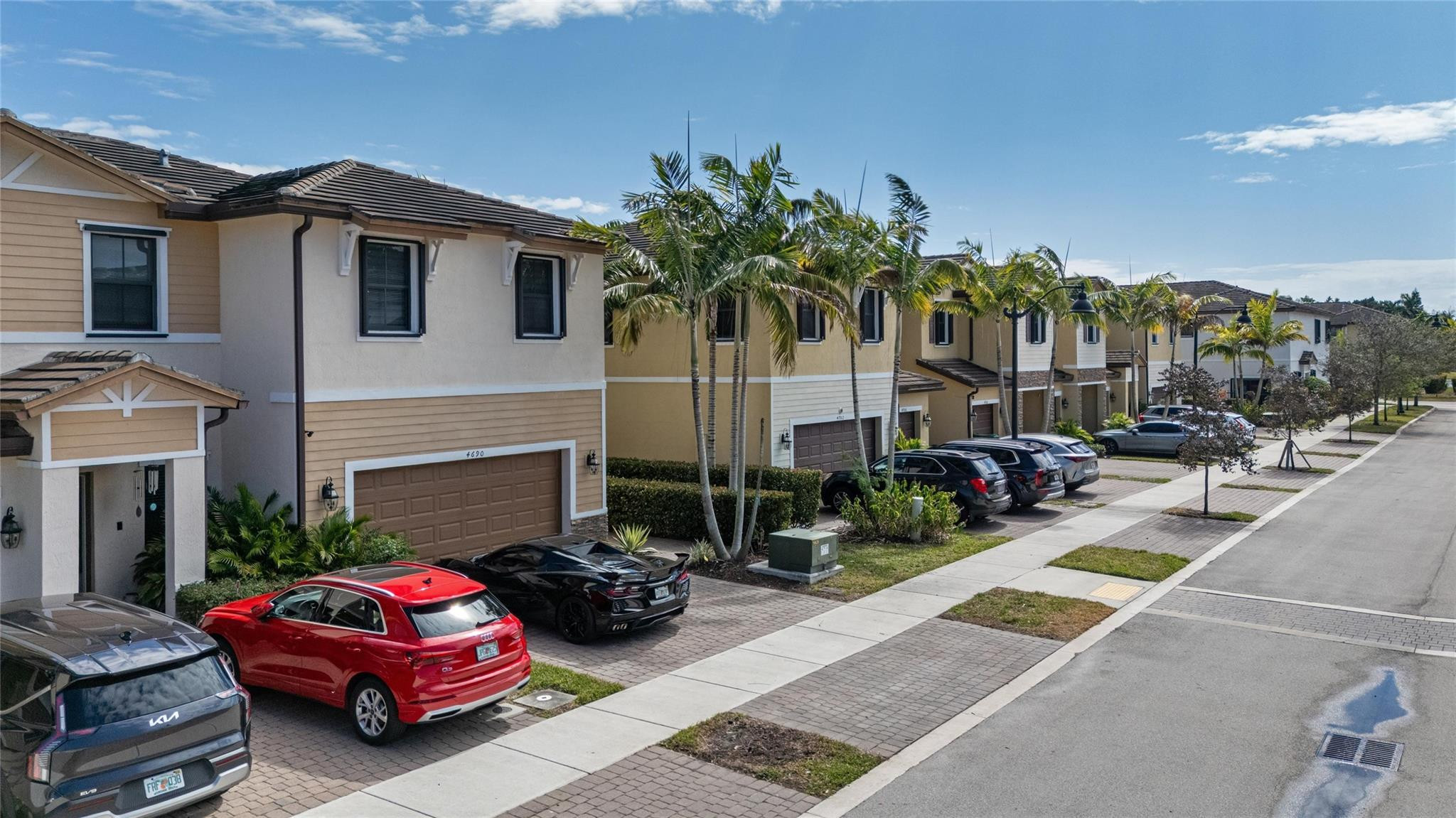 4690 Santa Cruz Way 000