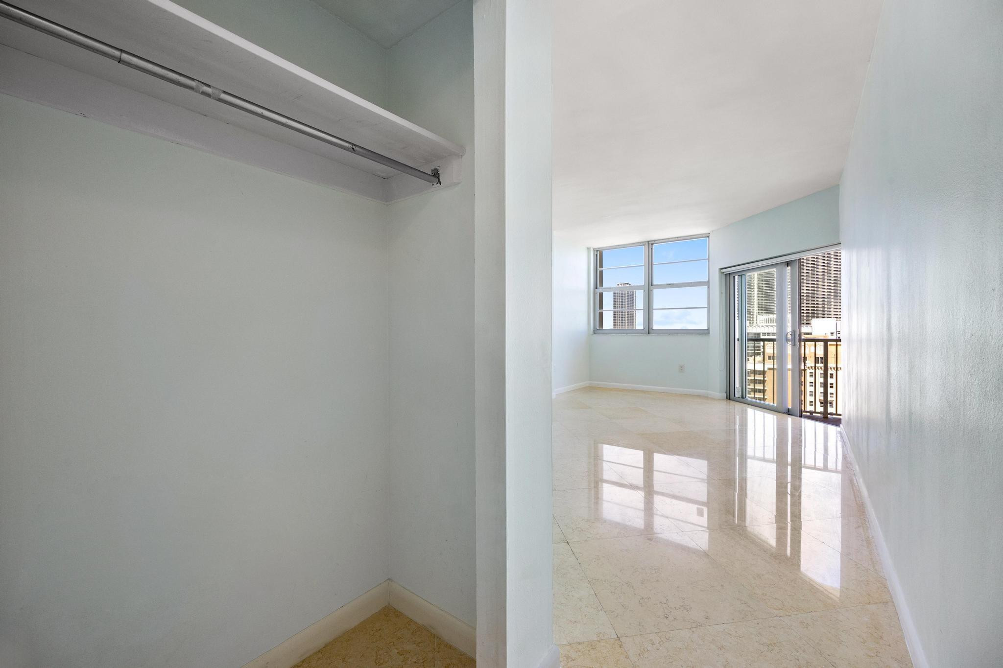 1950 S Ocean Drive PHB