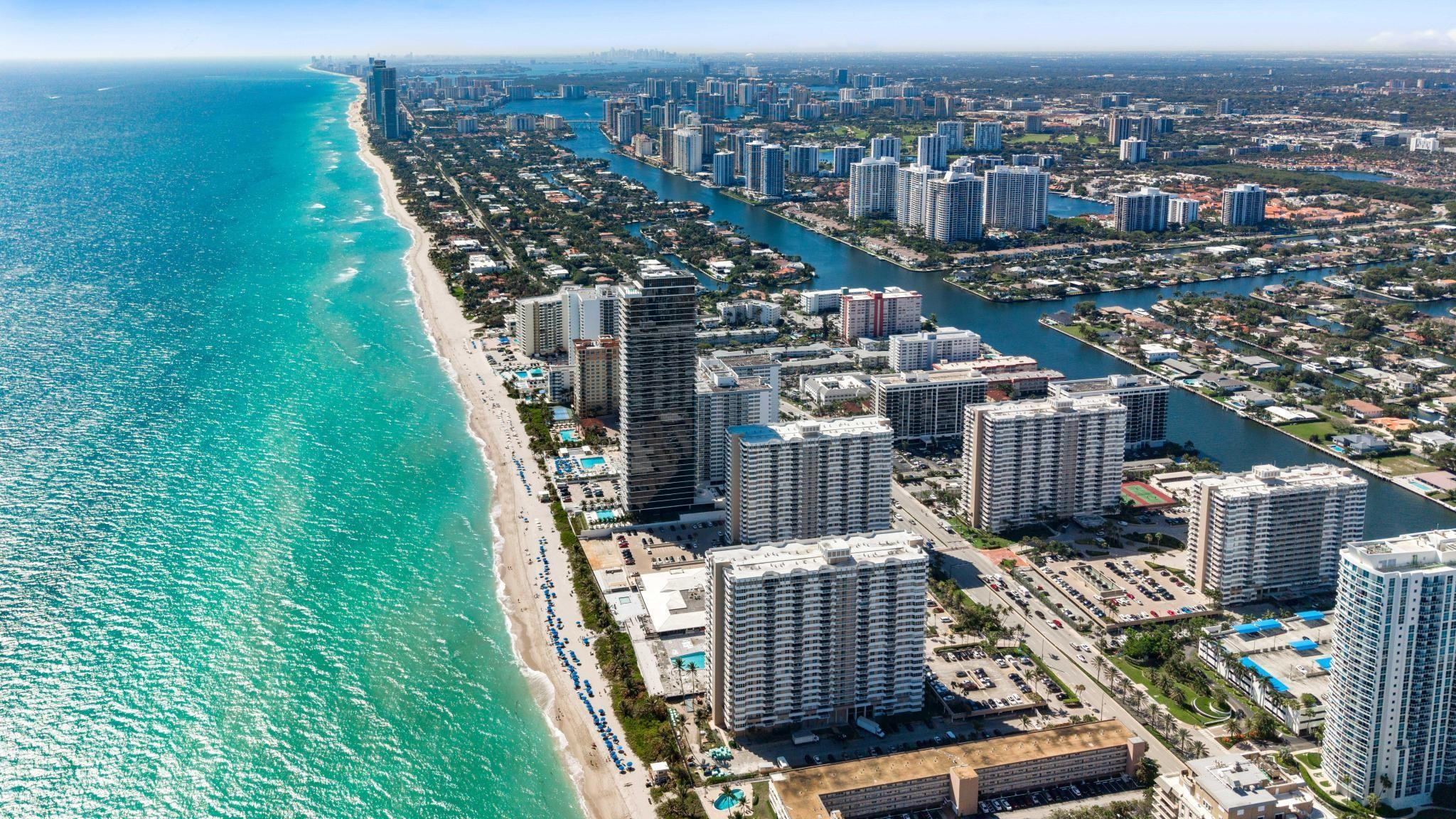 1950 S Ocean Drive PHB