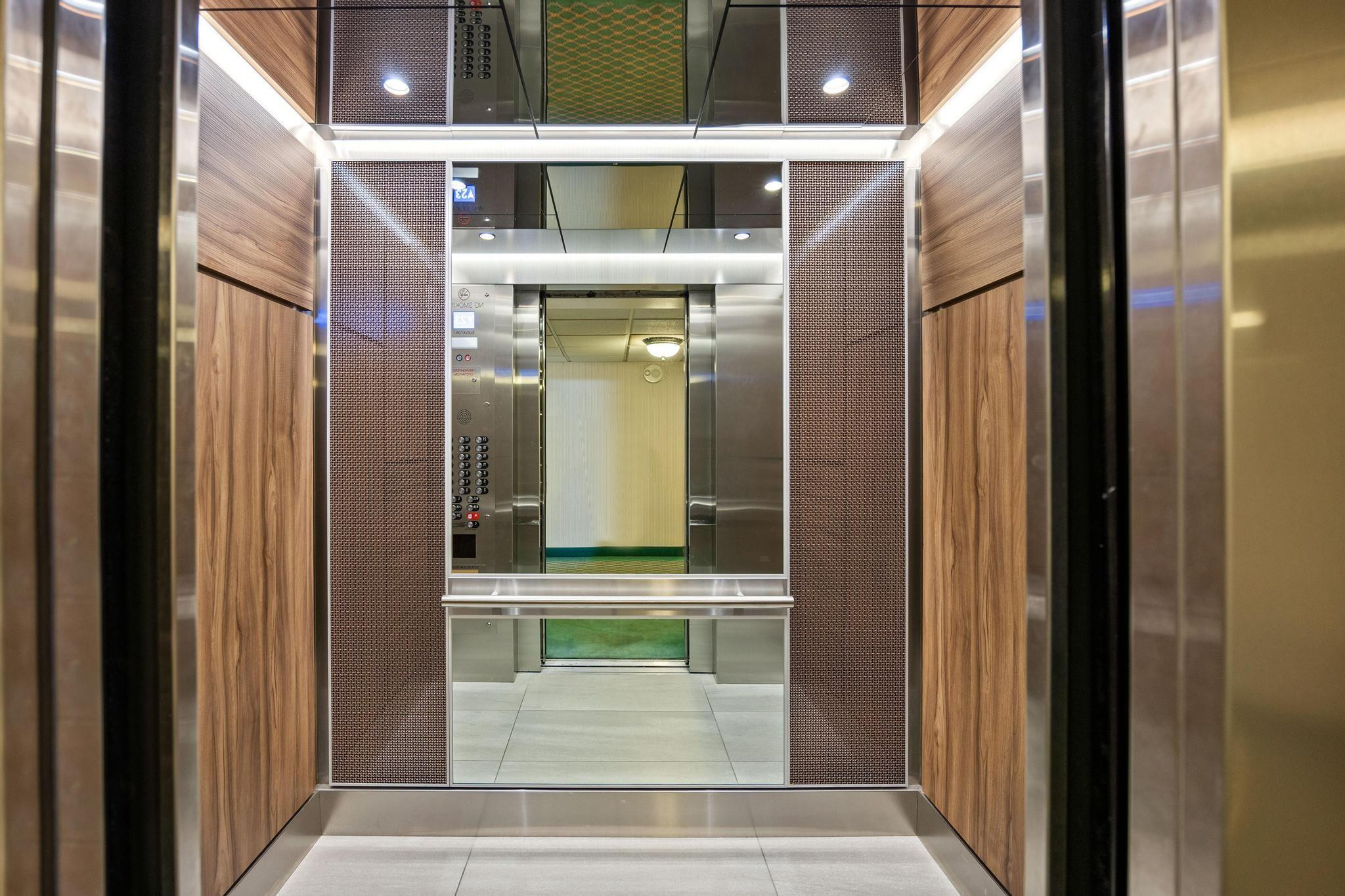 1950 S Ocean Drive PHB