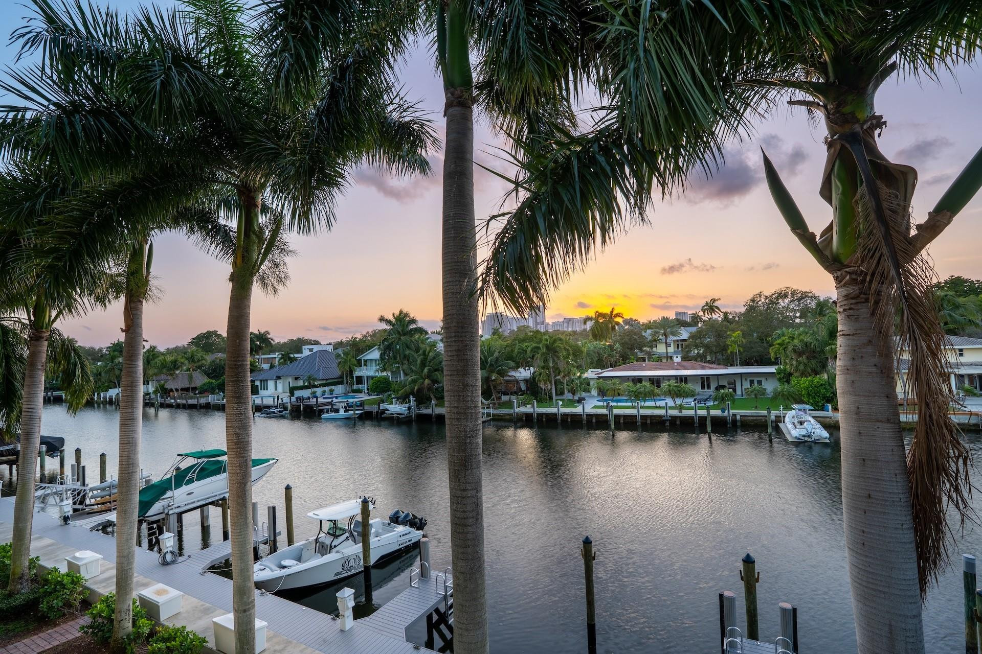 301 Hendricks Isle 6
