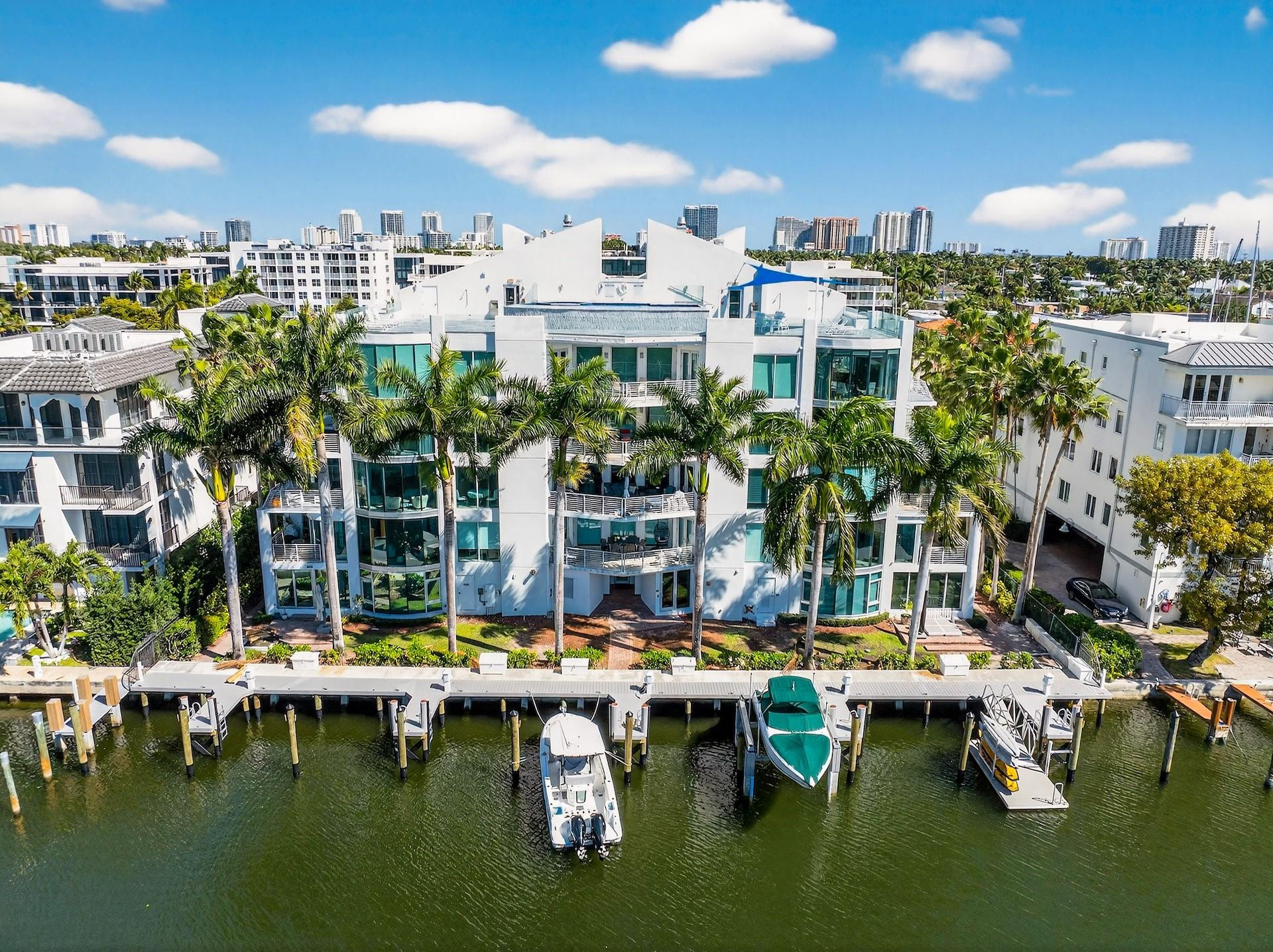 301 Hendricks Isle 6
