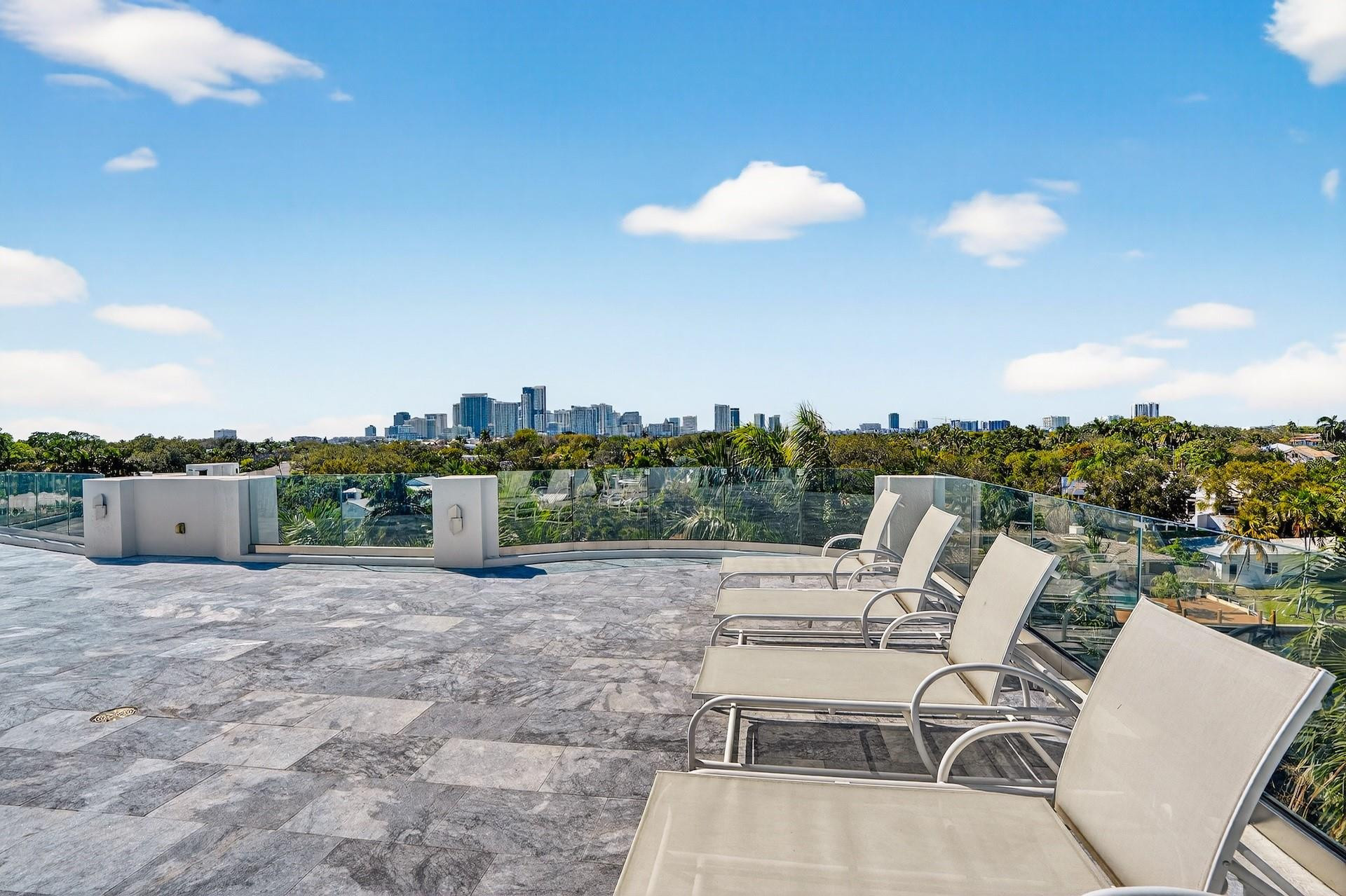 301 Hendricks Isle 6