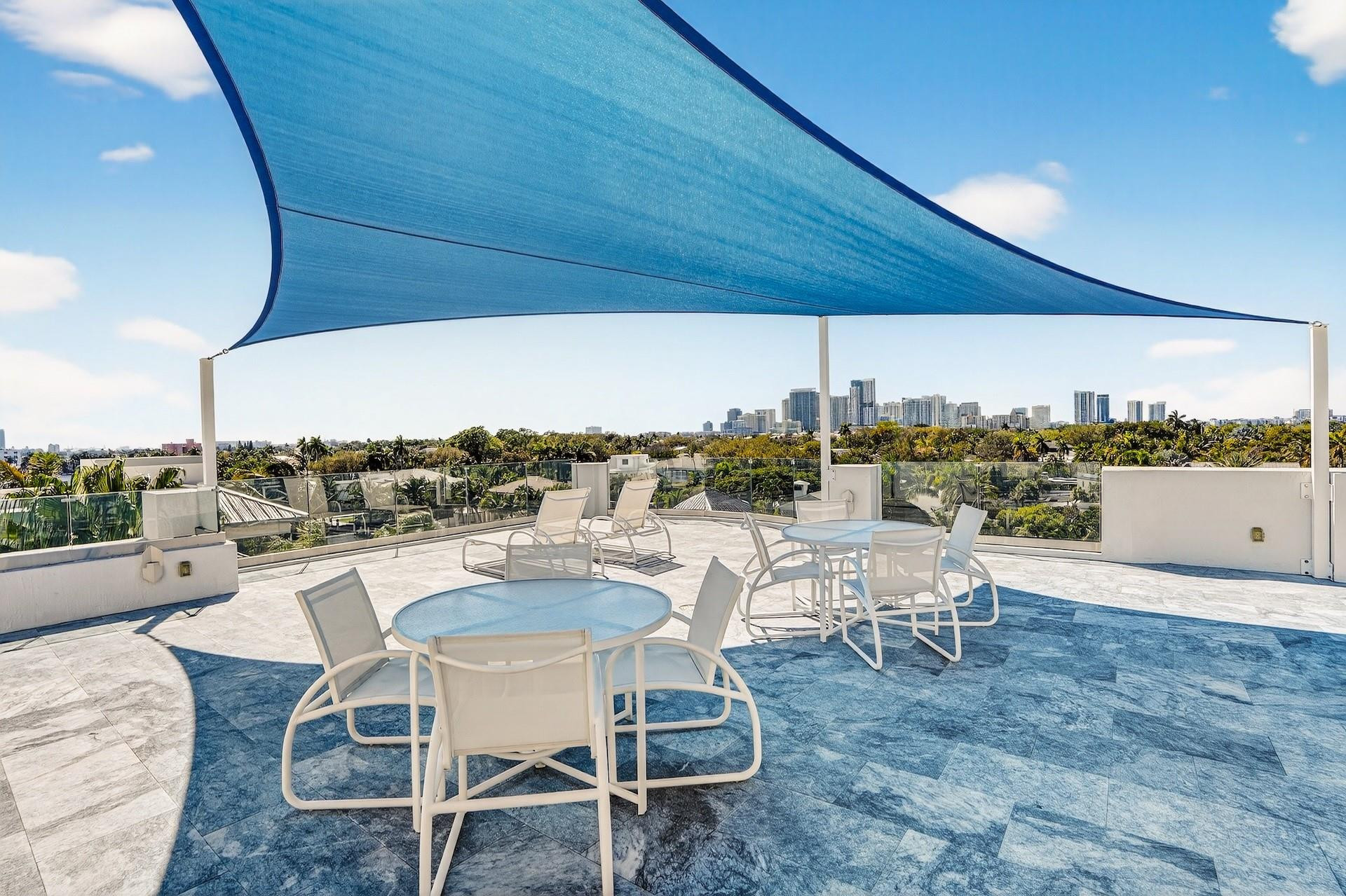 301 Hendricks Isle 6