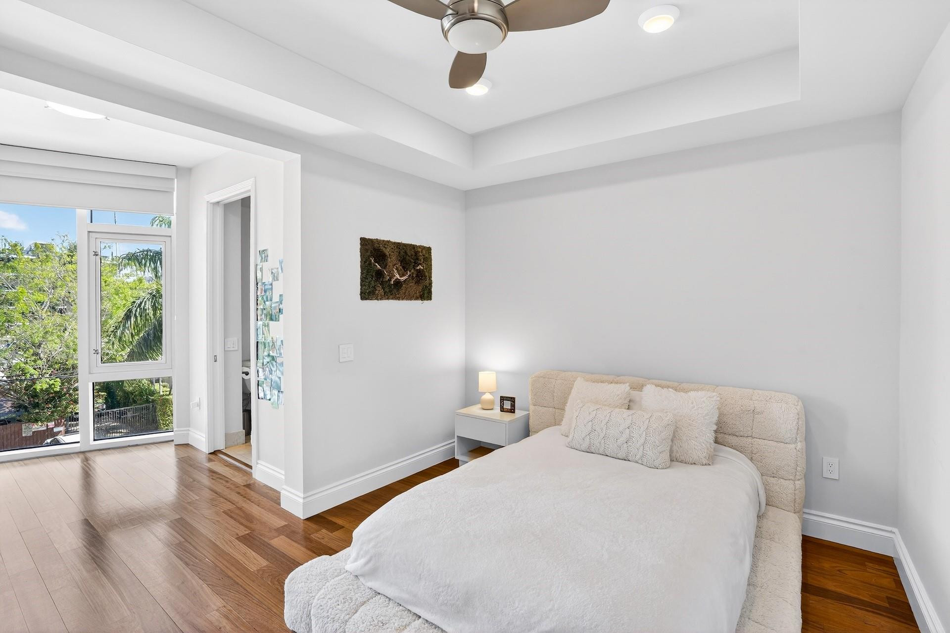 301 Hendricks Isle 6
