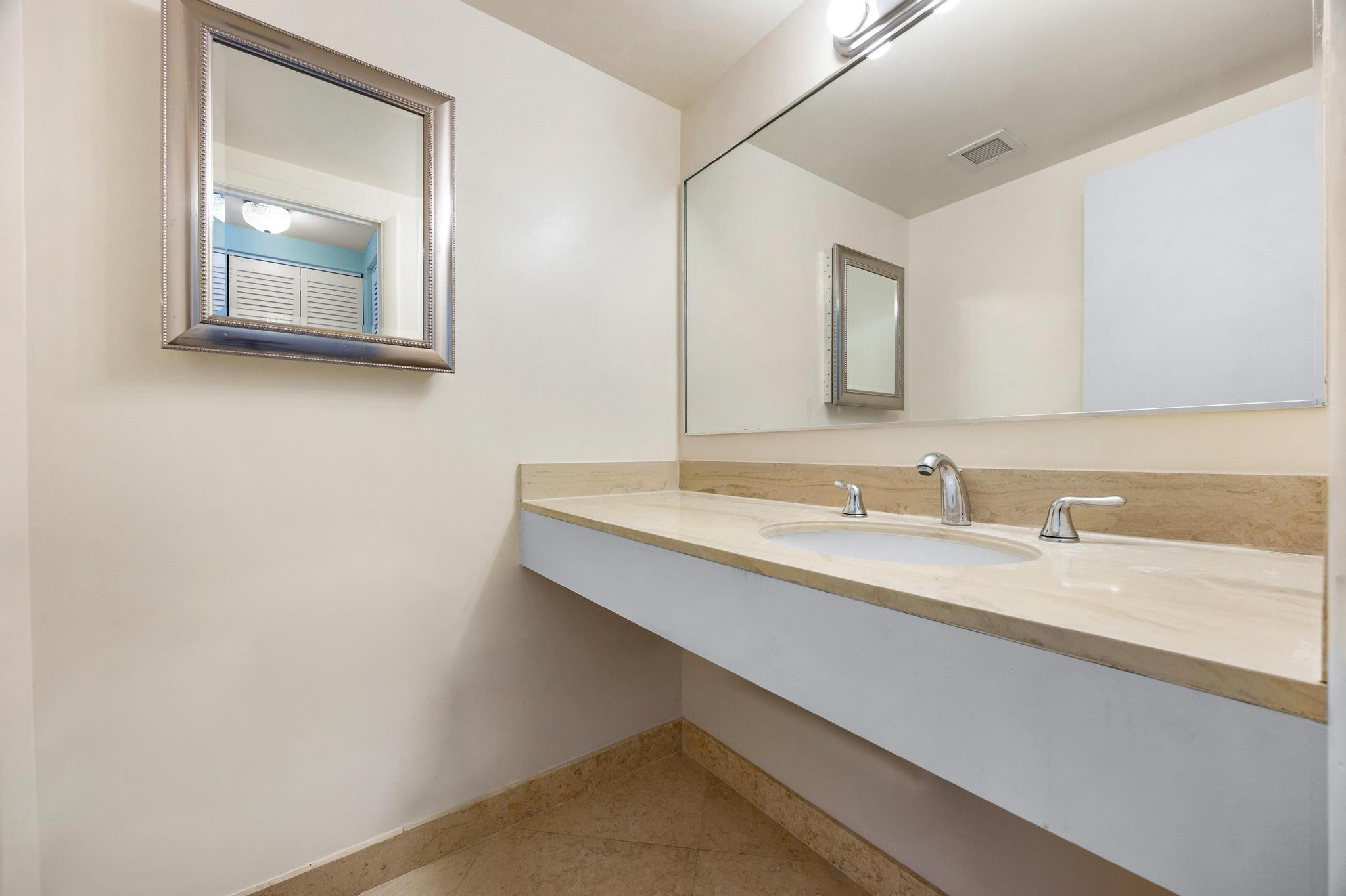 1950 S Ocean Drive PHB