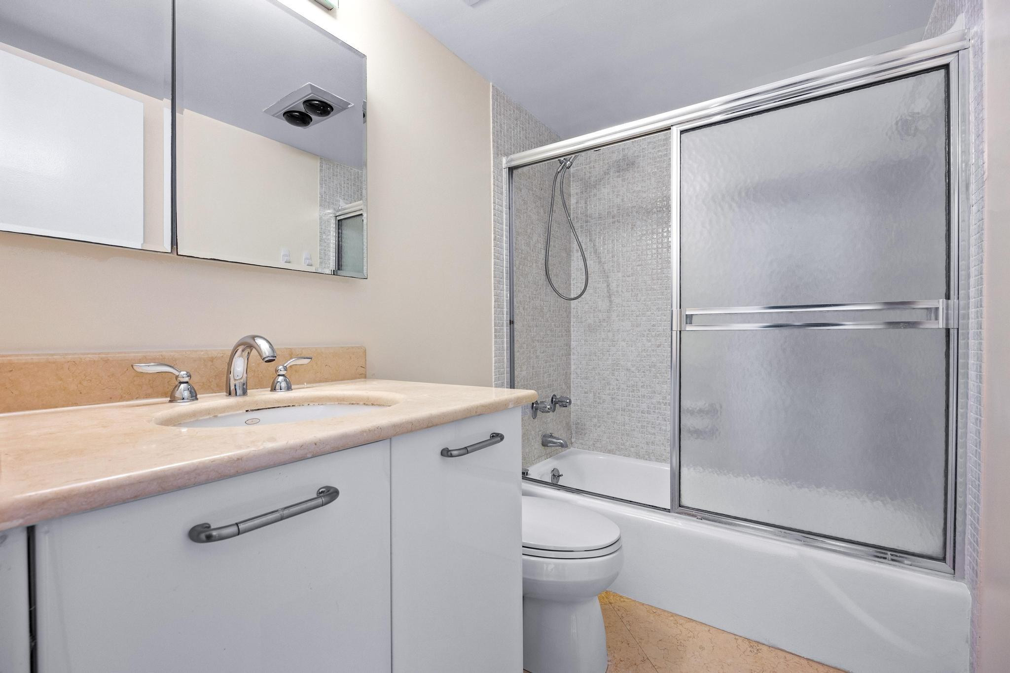 1950 S Ocean Drive PHB