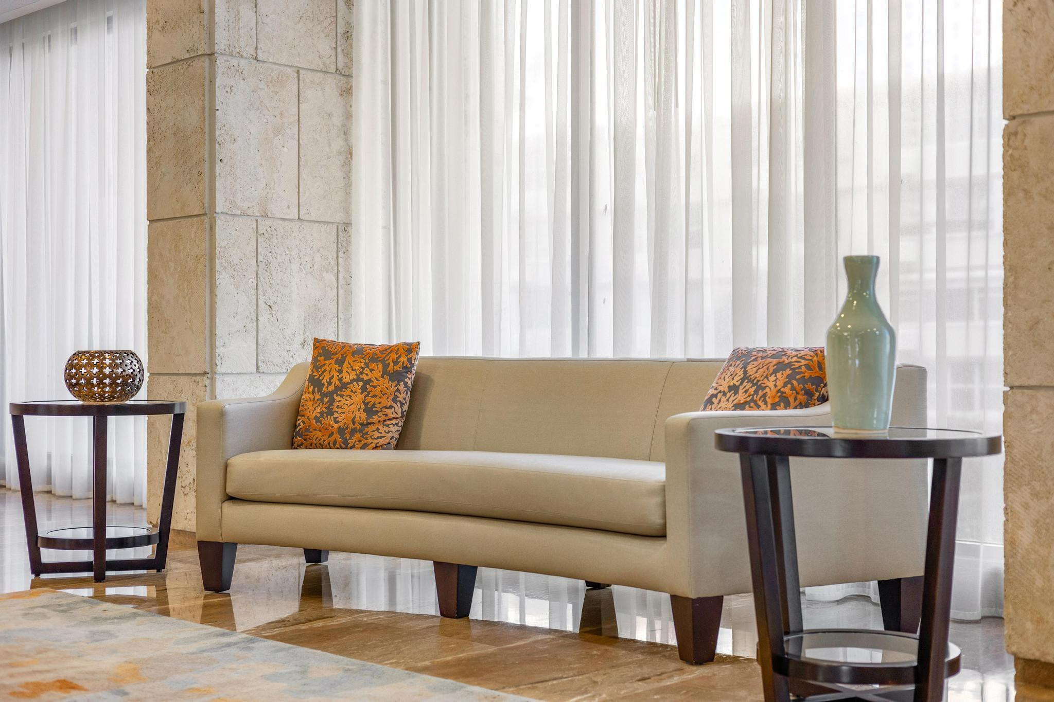 1950 S Ocean Drive PHB