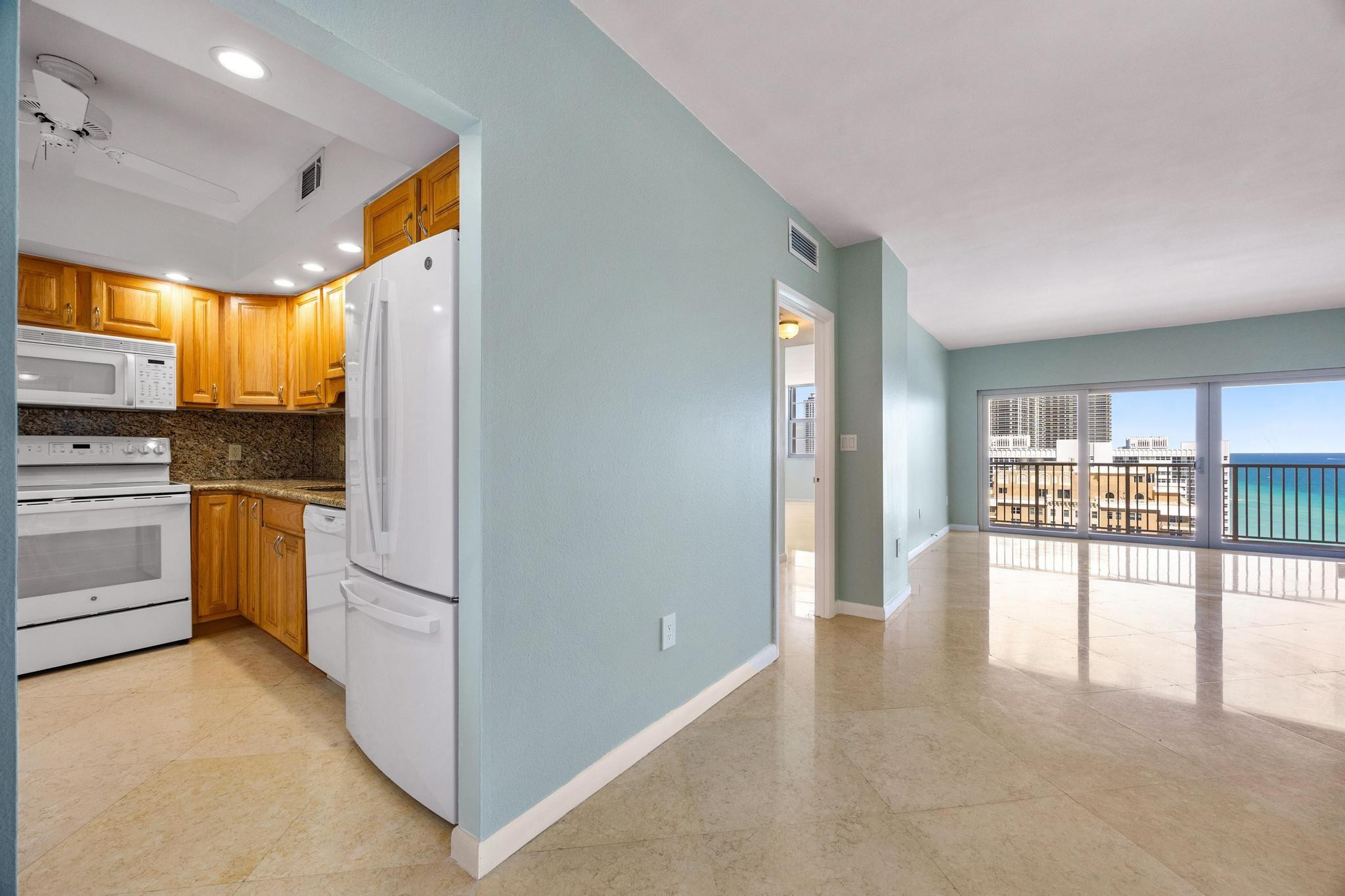 1950 S Ocean Drive PHB