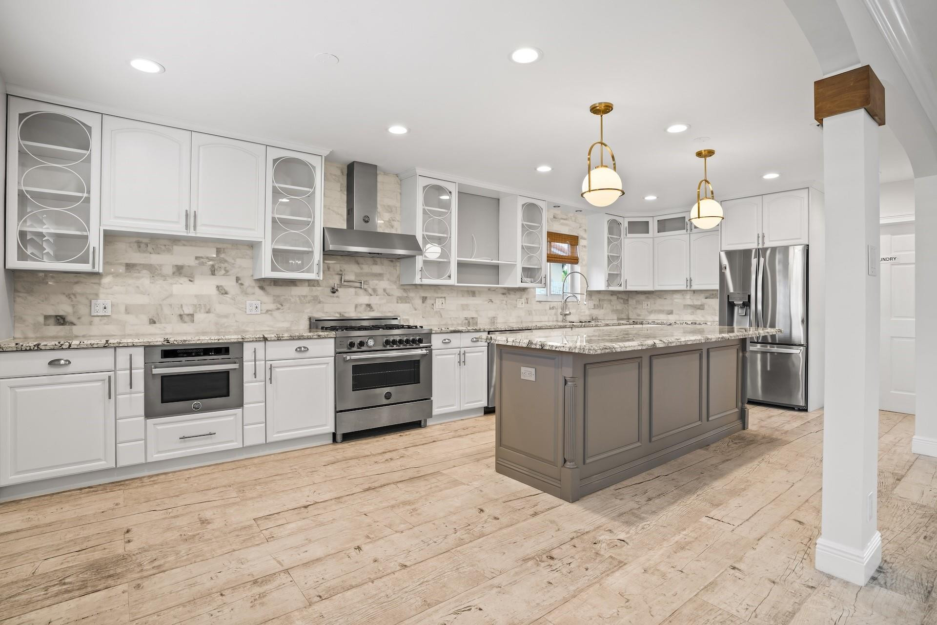 4215 Roosevelt Street