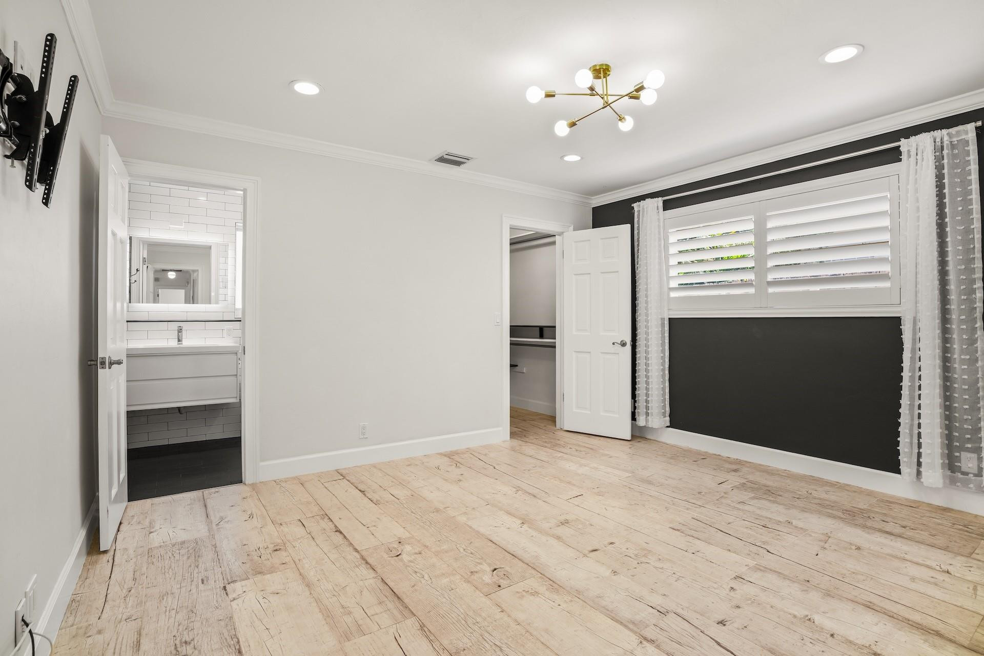 4215 Roosevelt Street